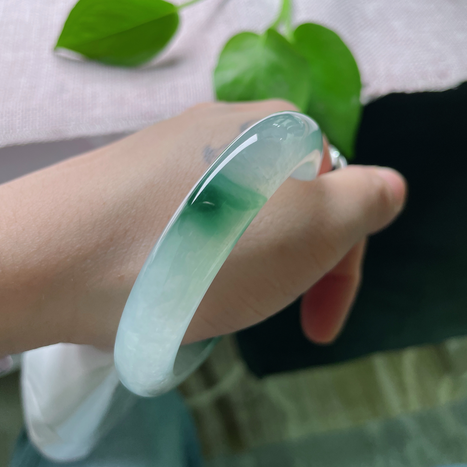 53.5/11.5/8.4冰飘花正圈，灵动雅致，贵气清冷，气质款，完美。