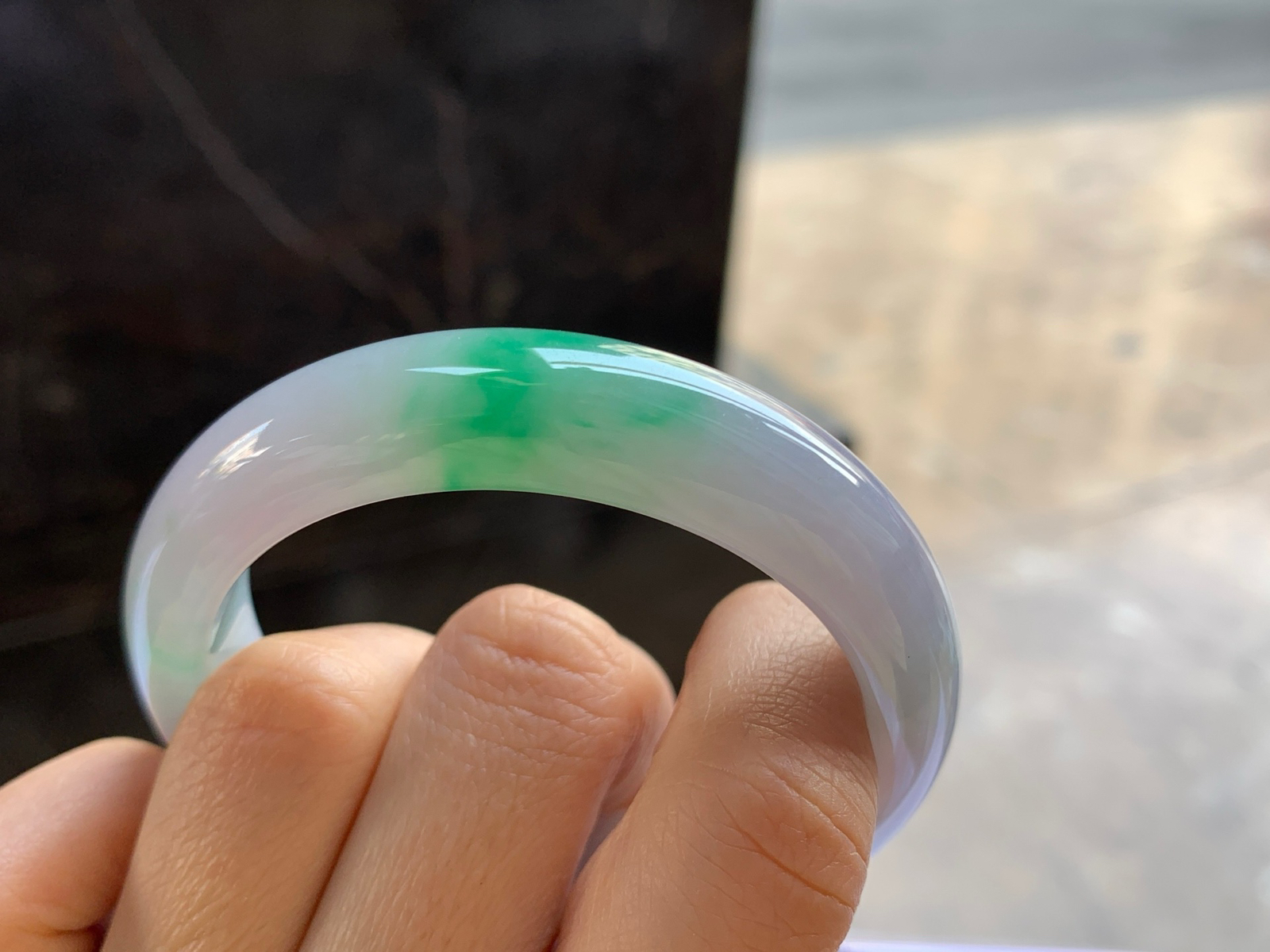 51.5-12.8-8

春带彩手镯^_^玉质温润 颜色鲜艳