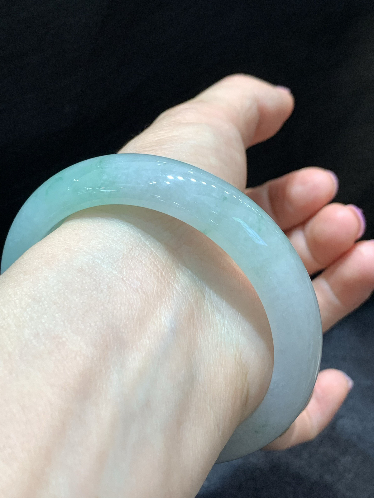 尺寸59.1/12.6/8.3，飘花手镯
水润细腻 清新甜美~