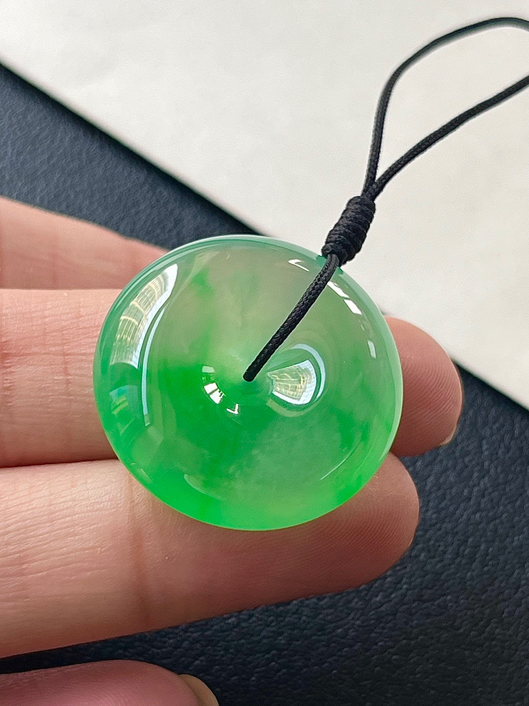 【平安扣】种老细腻，色阳浓郁起胶尺寸：25.3*8