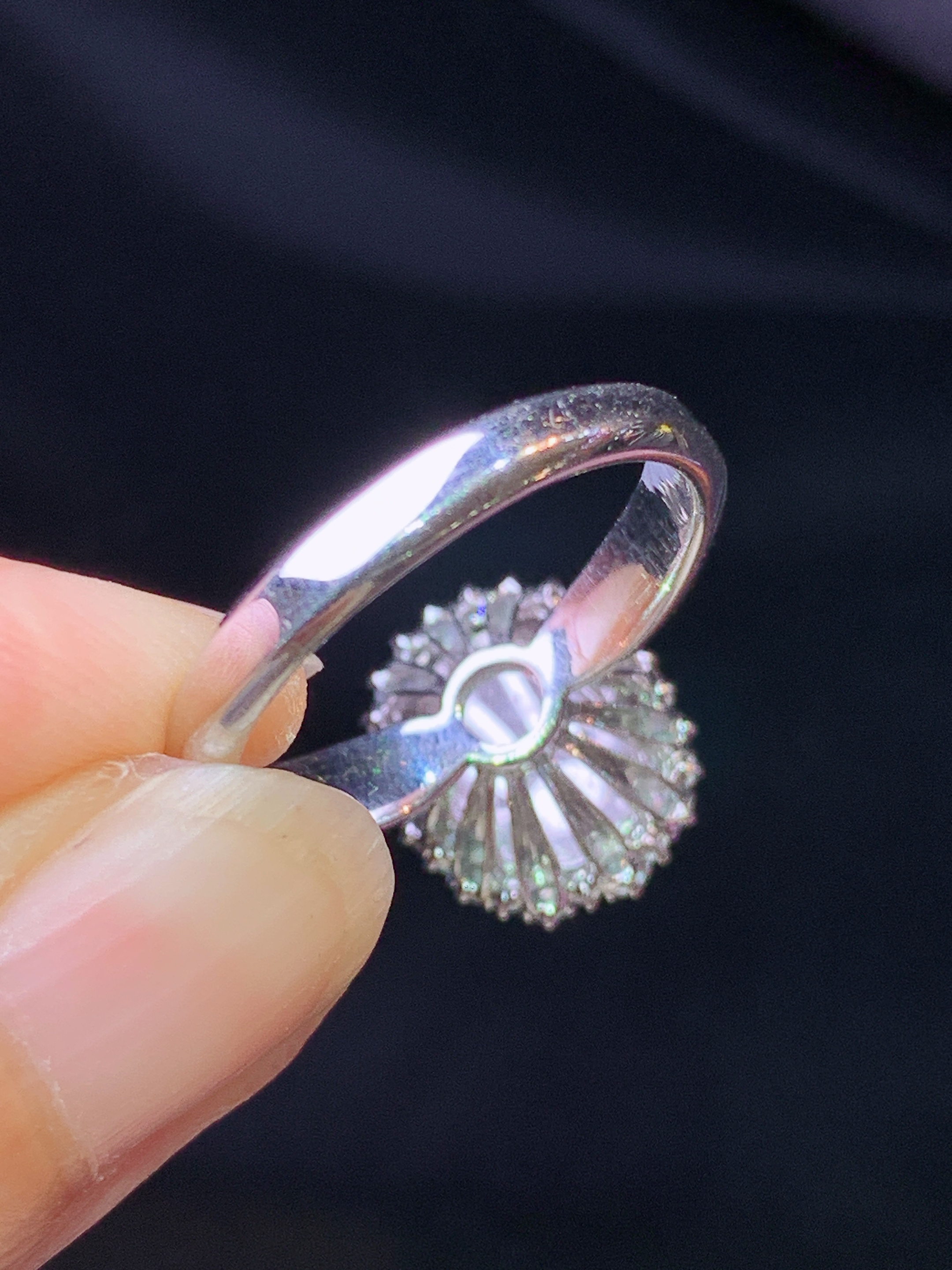 18k金钻镶嵌满绿貔貅戒指 玉质细腻 色泽艳丽清新 水润亮眼 圈口14 整体尺寸13.3*11.2*10.8c4