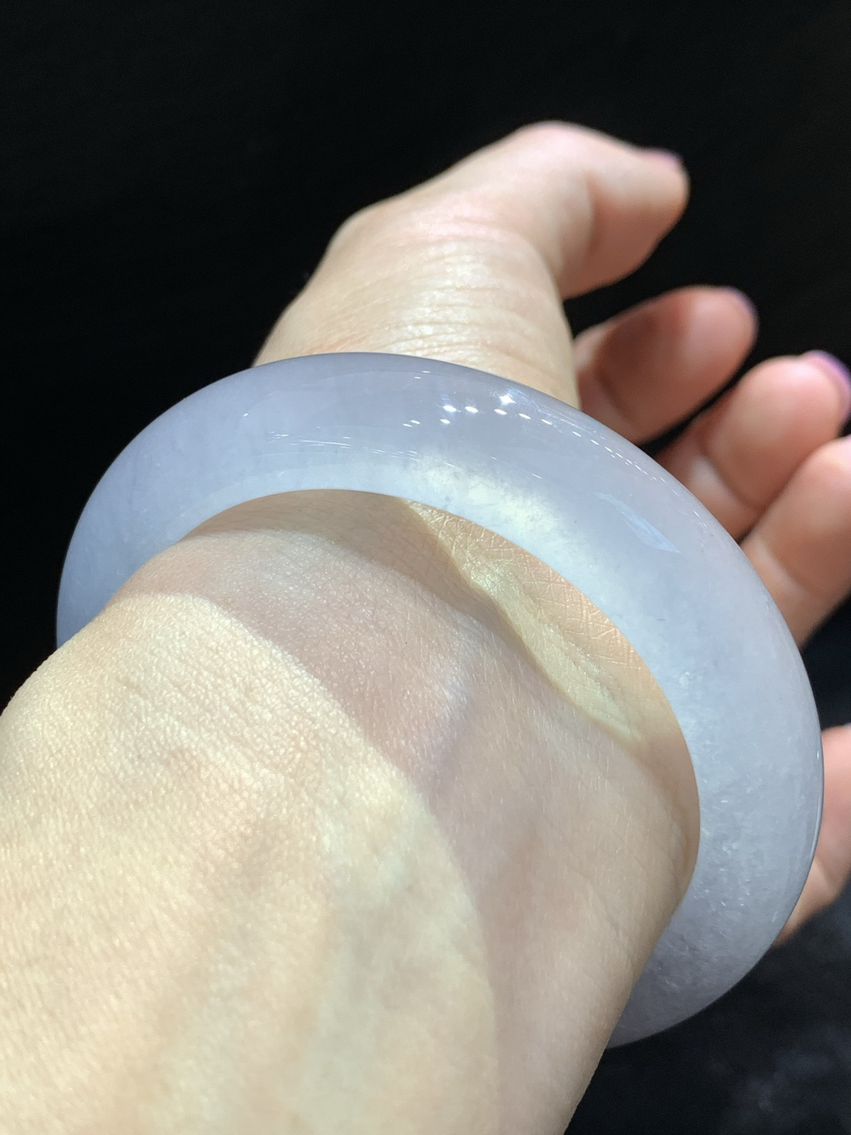 尺寸54.7/12.6/8.9，高冰手镯
冰透水润 种老肉细 起光