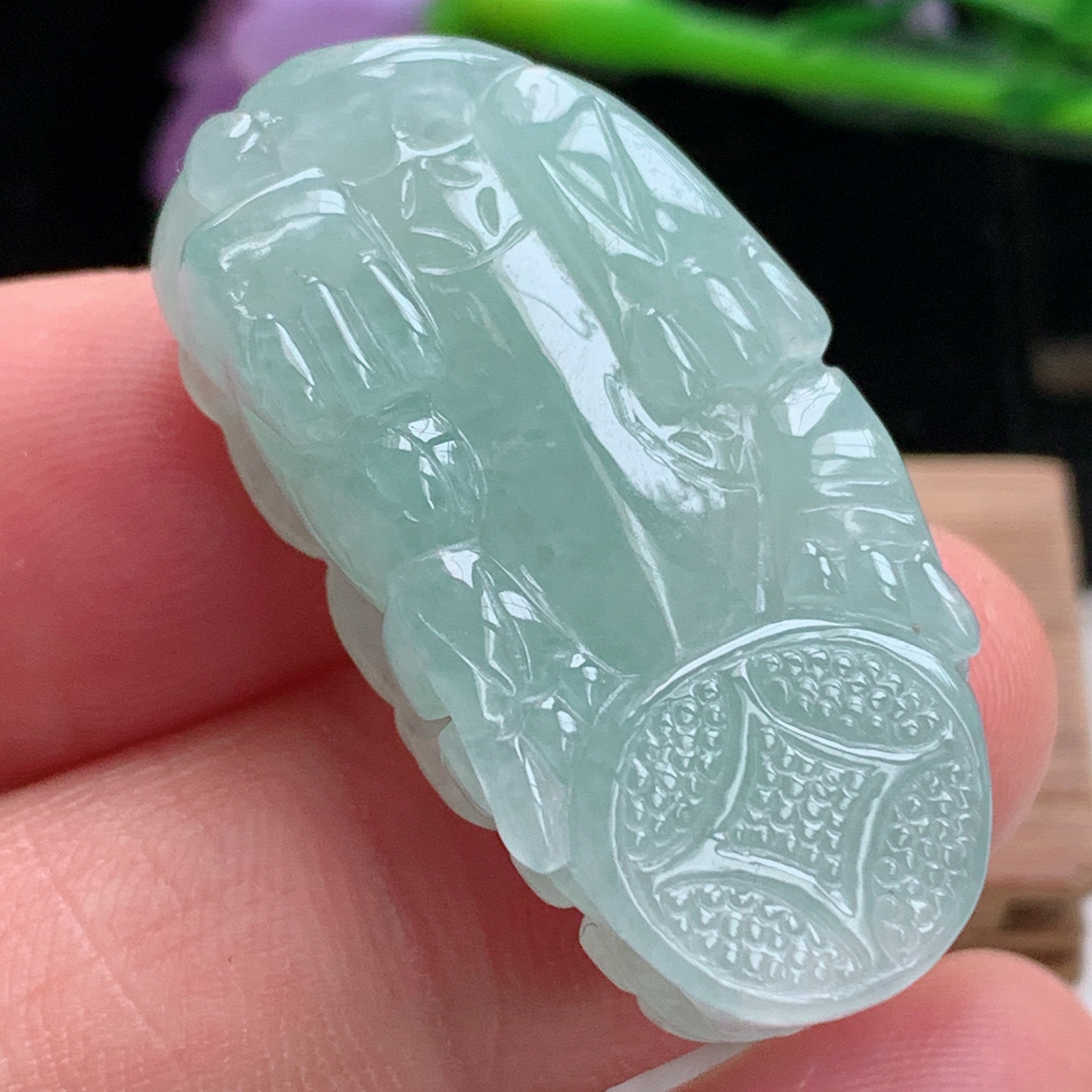 xo实拍33*17.5*9缅甸翡翠a货冰绿皮休 貔貅玉挂件 玉坠