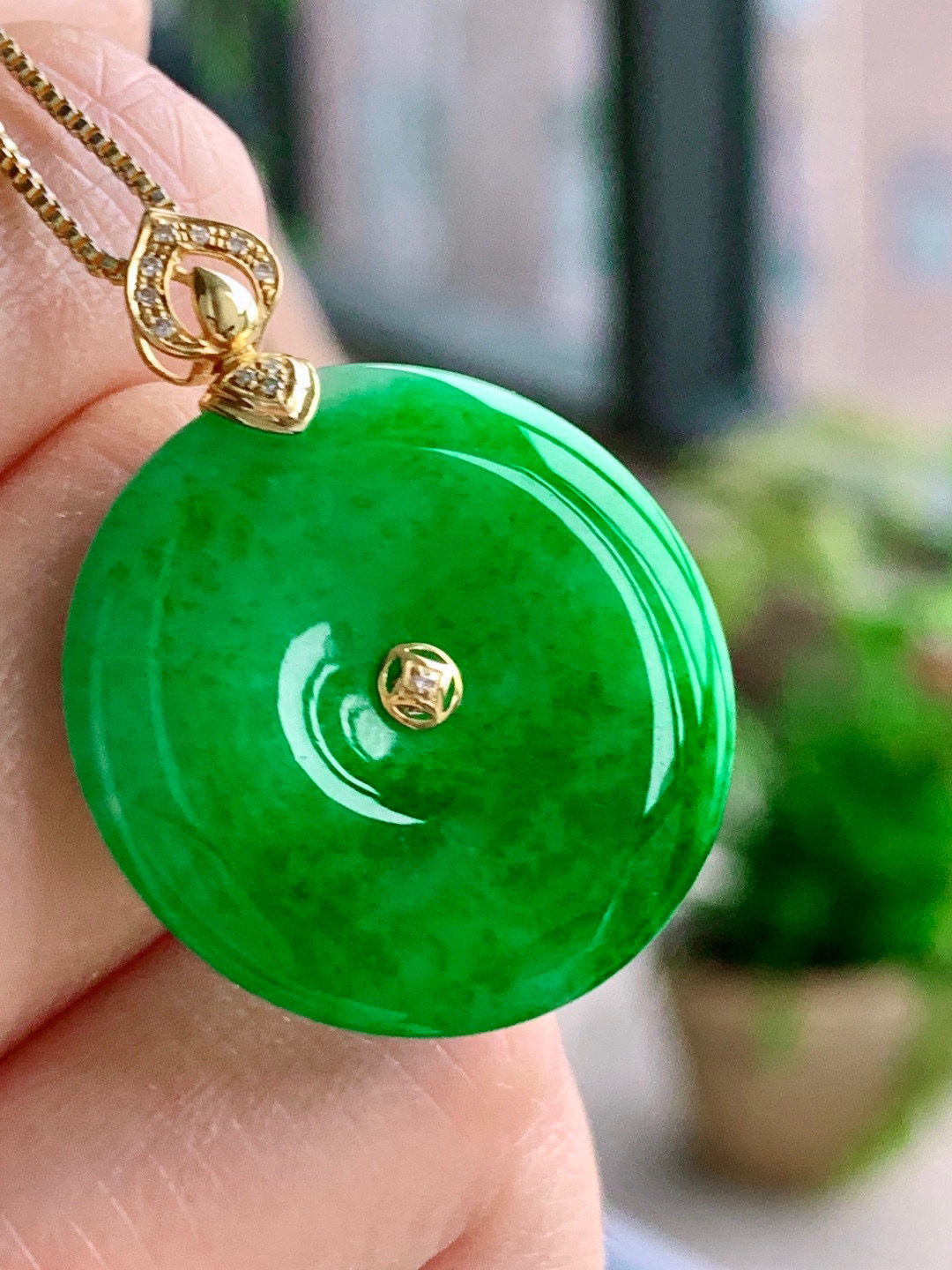 阳绿平安扣飘花平安扣吊坠  
【整体】31
【裸石】23.8-3.3