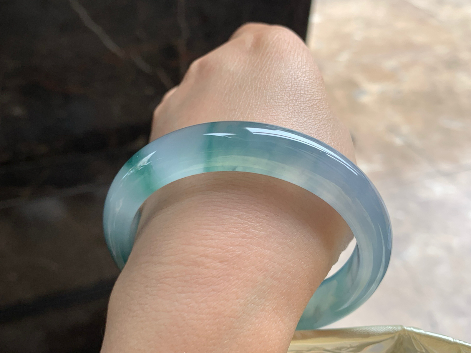 57-12.4-8.3

冰蓝花手镯^_^冰透 飘花灵韵