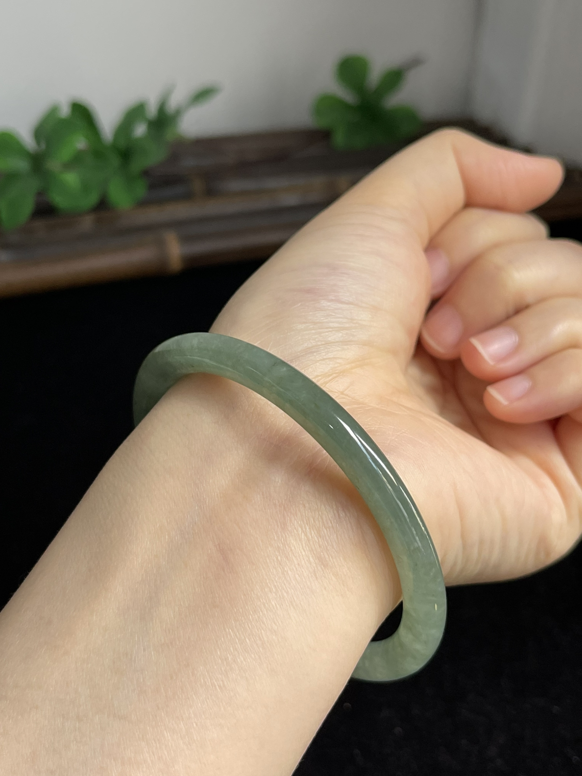 圆镯59圈口，翡翠手镯
