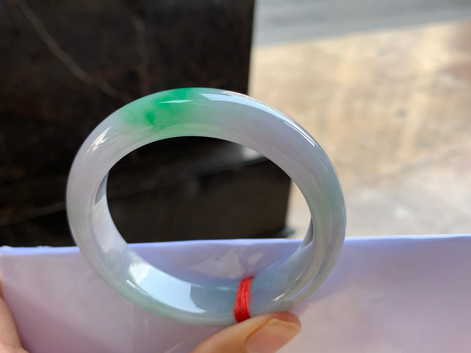 51.5-12.8-8

春带彩手镯^_^玉质温润 颜色鲜艳