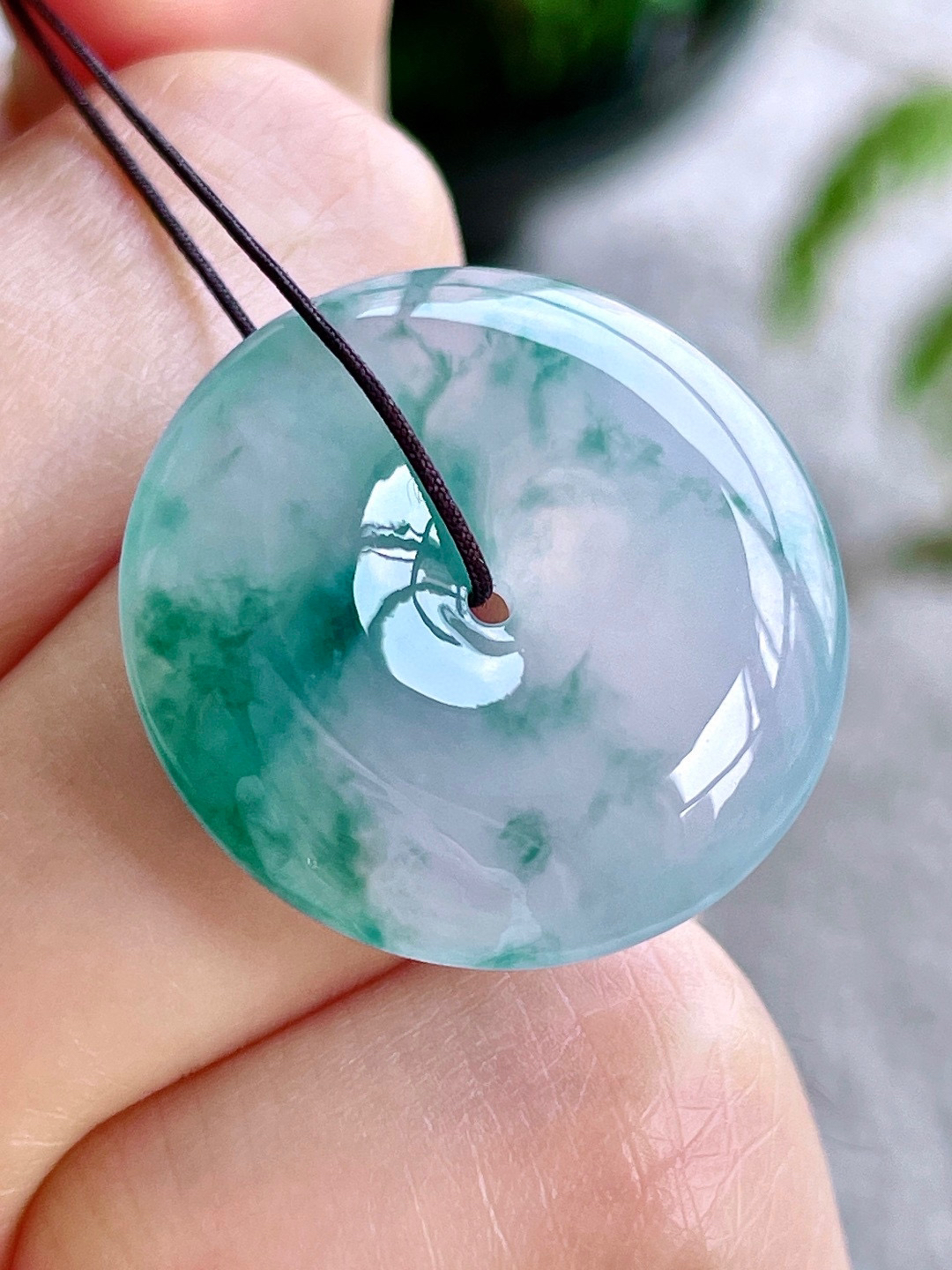 冰飘花平安扣吊坠
无纹裂