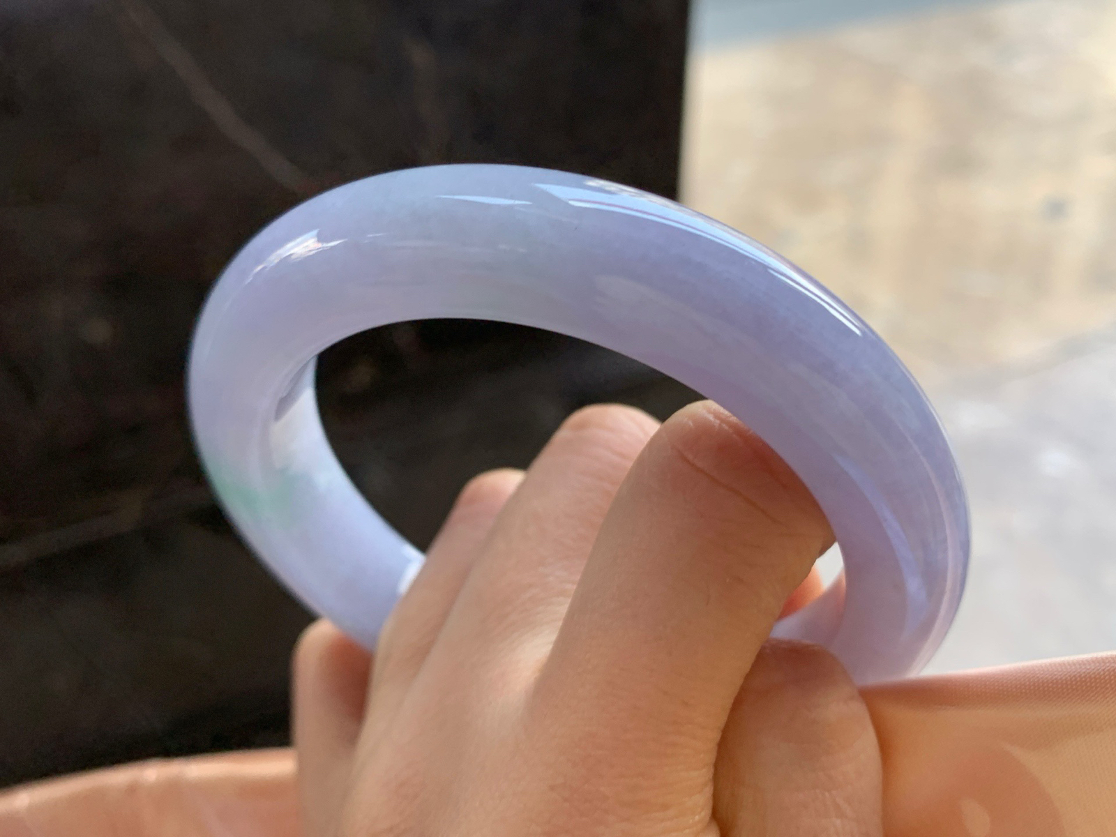 60-12.2-11

春带彩手镯^_^大圈 玉质温润