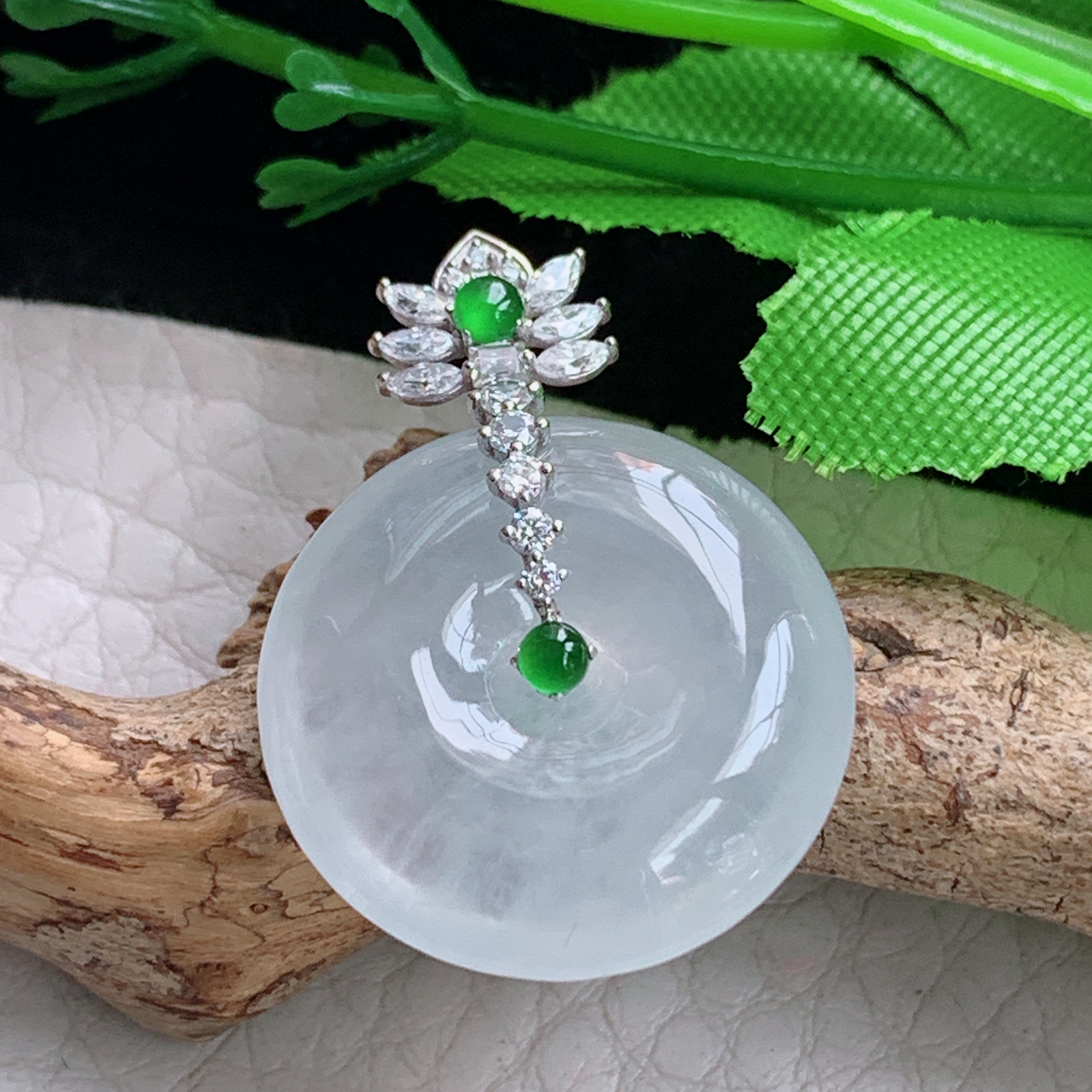 xo实拍29*21*5.8缅甸翡翠a货冰种起光平安扣 玉扣玉挂件 玉坠