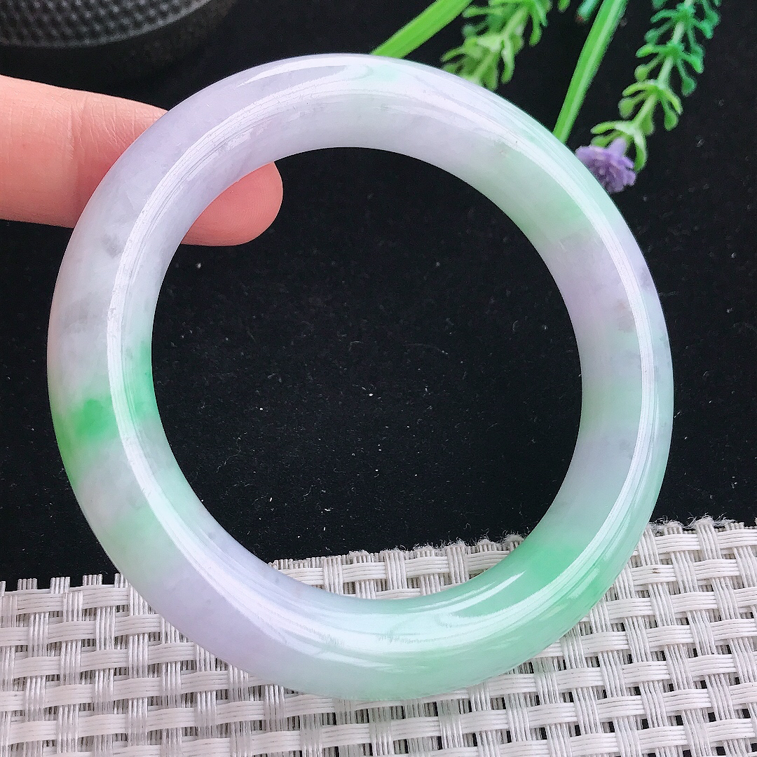 实拍A货翡翠56.5/11.6老坑精美冰润春带彩圆条手镯玉镯手环