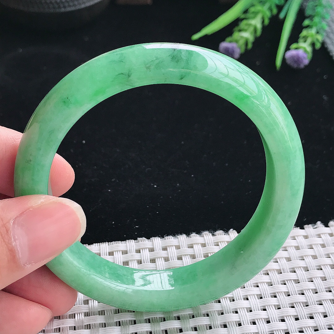 实拍A货翡翠57.8/13/8.9老坑精美满绿手镯宽边玉镯手环