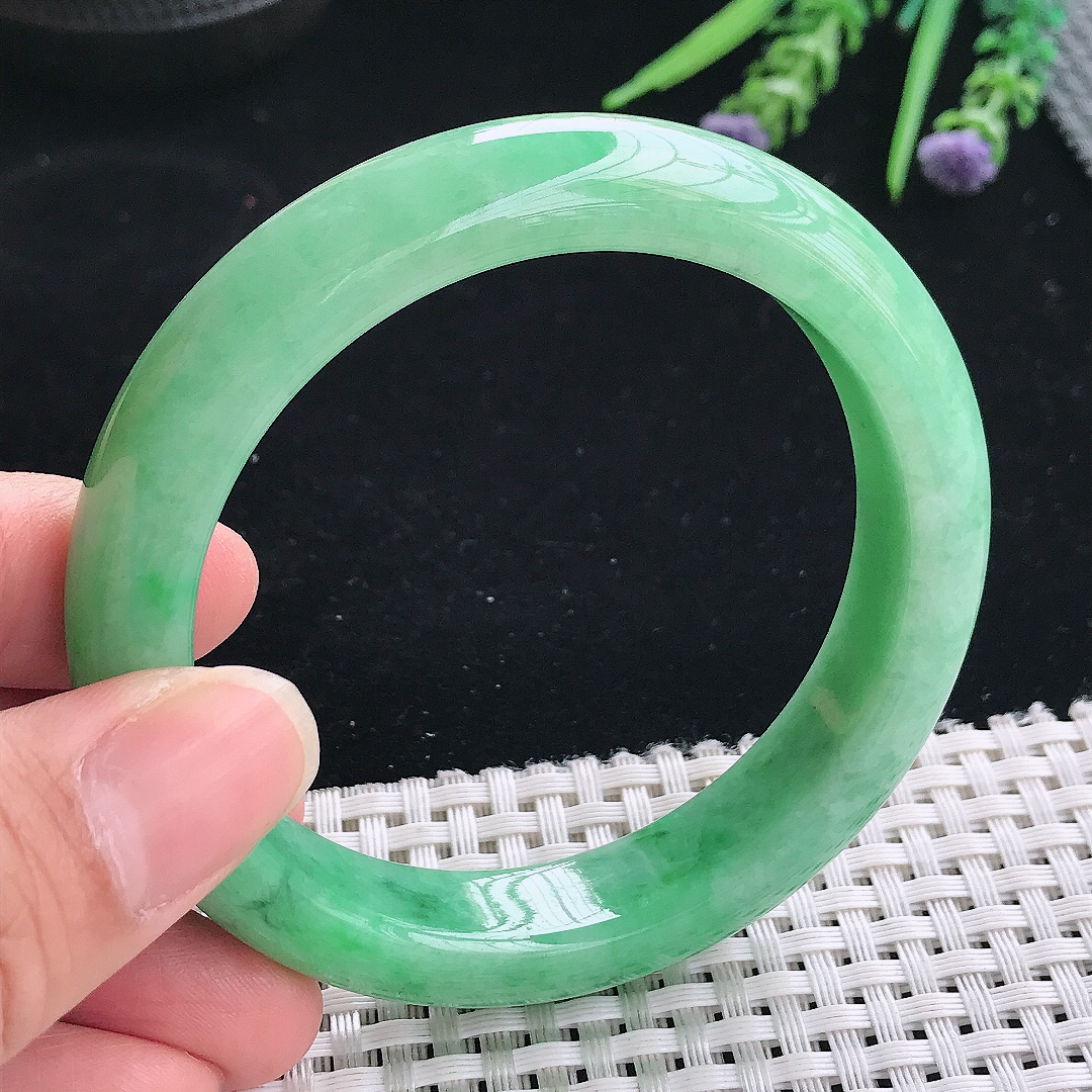 实拍A货翡翠57.8/13/8.9老坑精美满绿手镯宽边玉镯手环