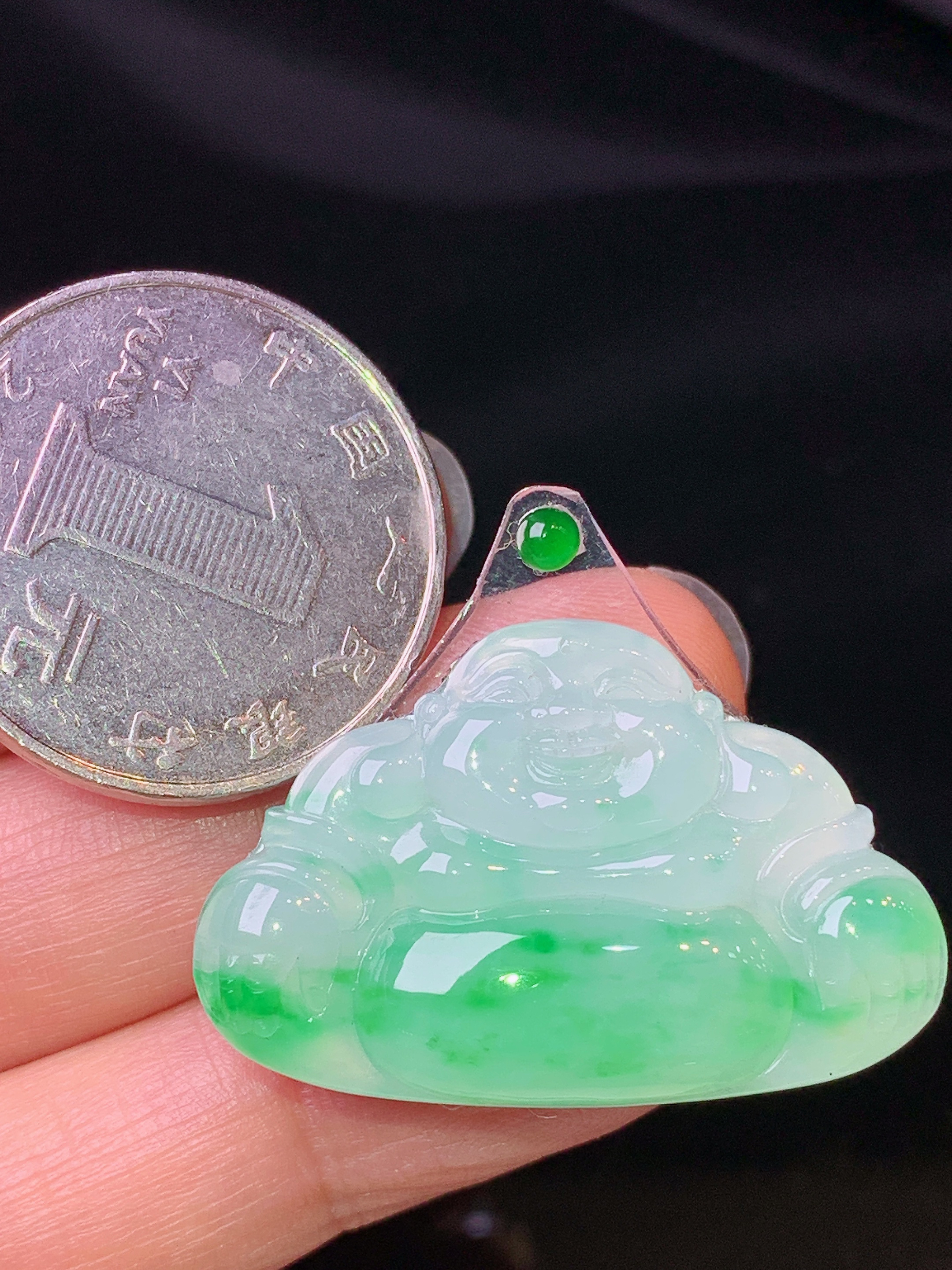 镶嵌款 飘绿佛公吊坠 玉质细腻 色泽艳丽清新 水润亮眼 整体尺寸21.8*33.1*4.8*2x