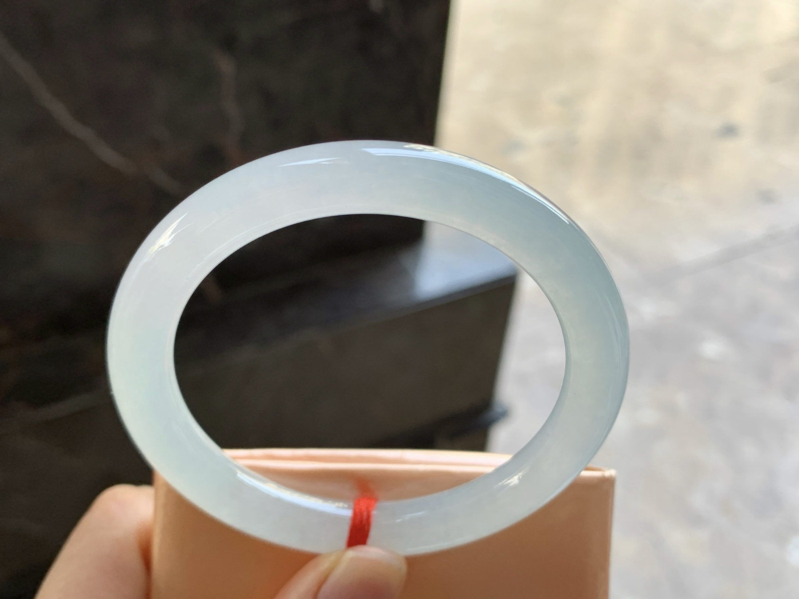 55-8.8

冰种圆条手镯^_^清透 水润