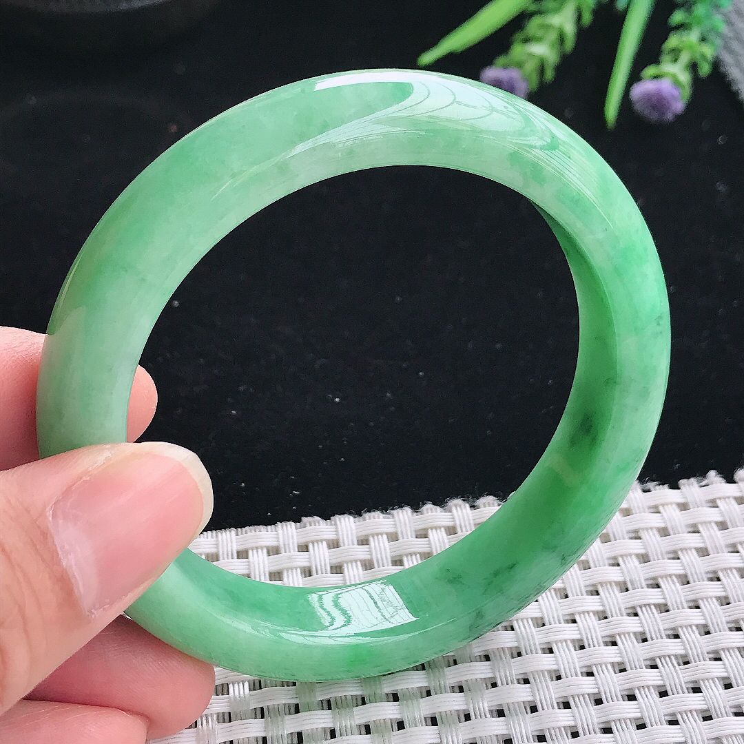 实拍A货翡翠57.8/13/8.9老坑精美满绿手镯宽边玉镯手环