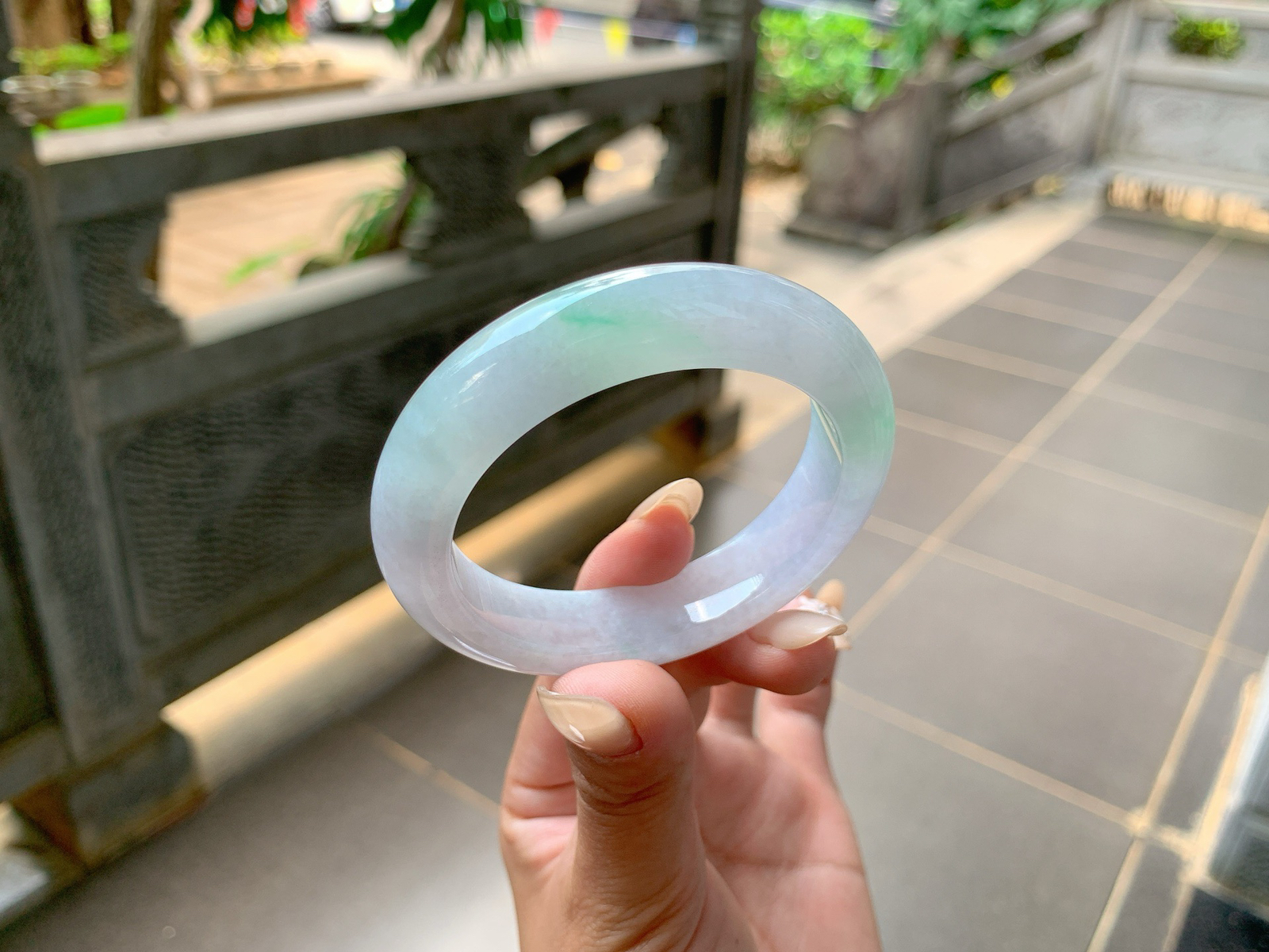 ｜51圈口
冰春底，飘金丝绿，淡淡的春彩感，颜色仙仙的，娇嫩可爱小巧玲珑，