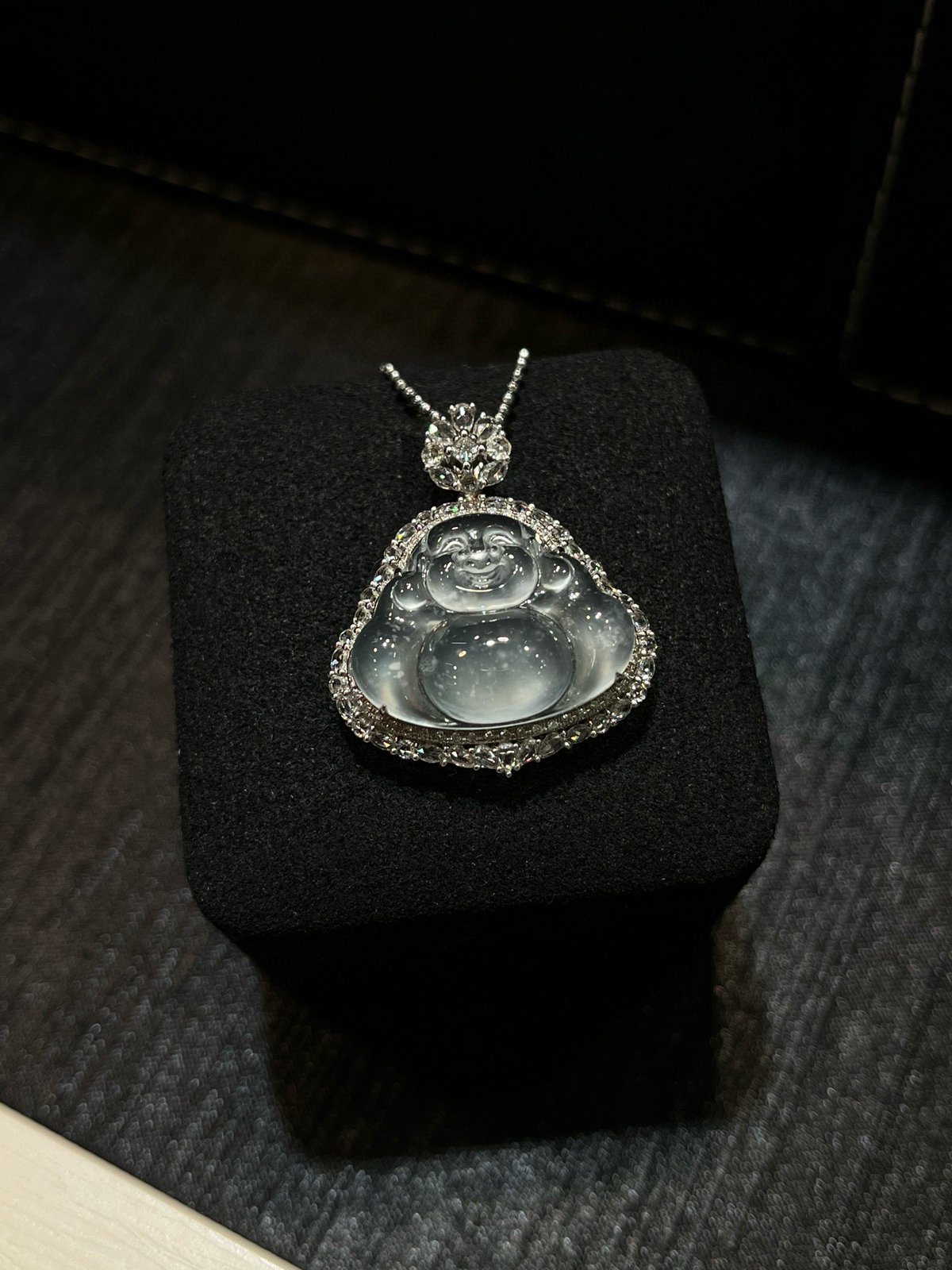 高冰起光大肚佛

冰透起光，纯净通透，笑口常开，大度容福，一念欢喜，万事顺遂