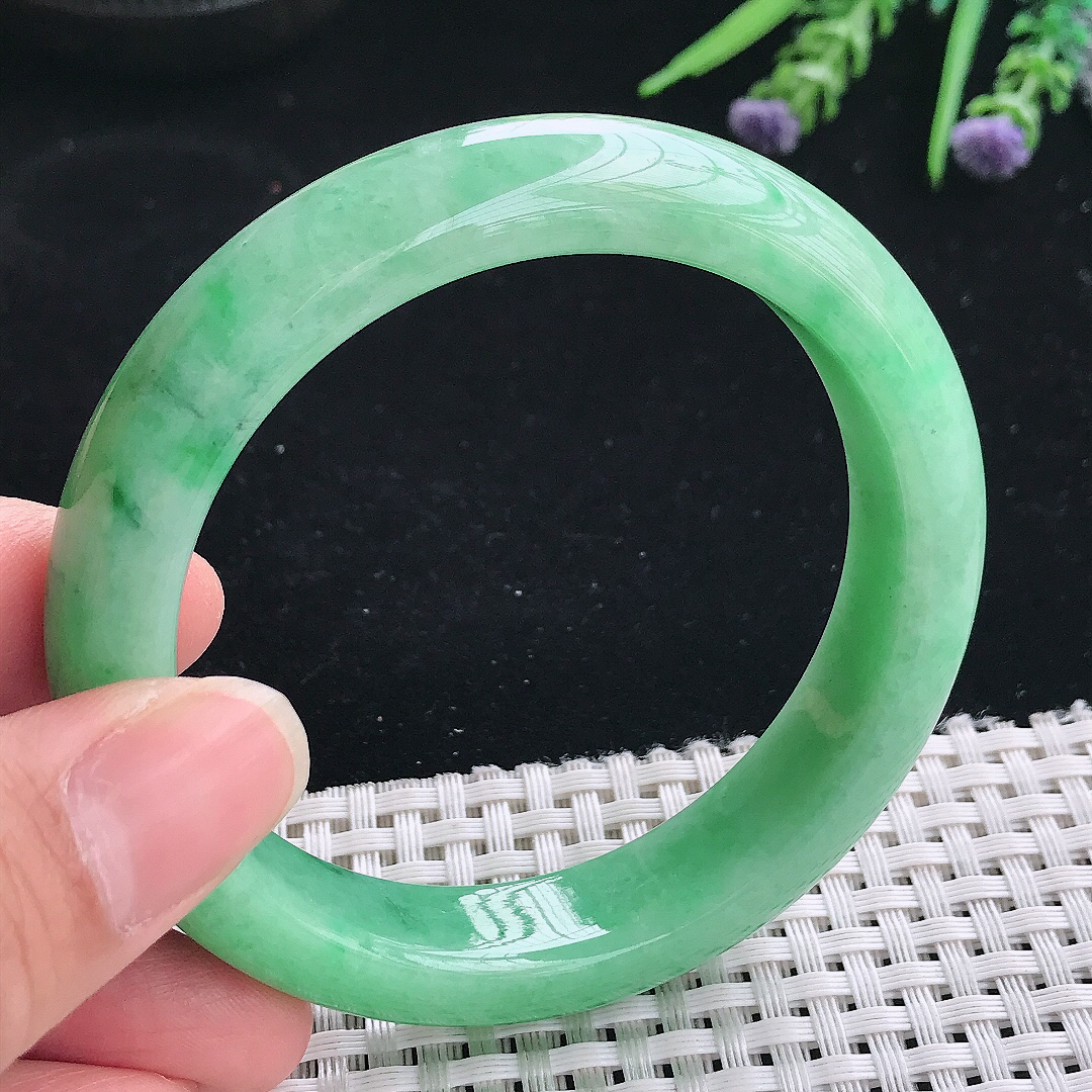 实拍A货翡翠57.8/13/8.9老坑精美满绿手镯宽边玉镯手环