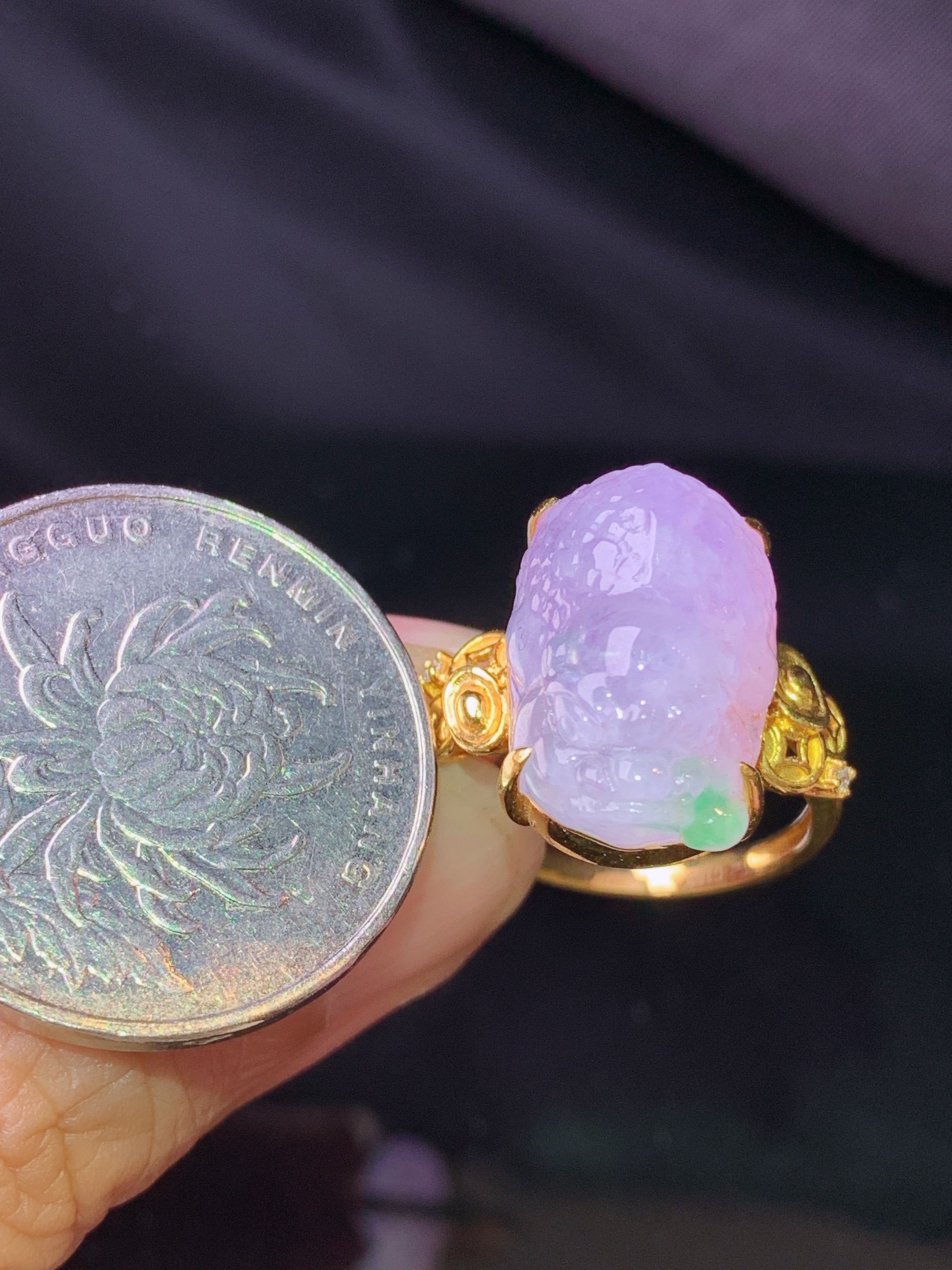 18k金钻镶嵌紫罗兰貔貅戒指 玉质细腻 色泽艳丽清新 水润亮眼 圈口14.5 整体尺寸17.3*11.6*8.3j2