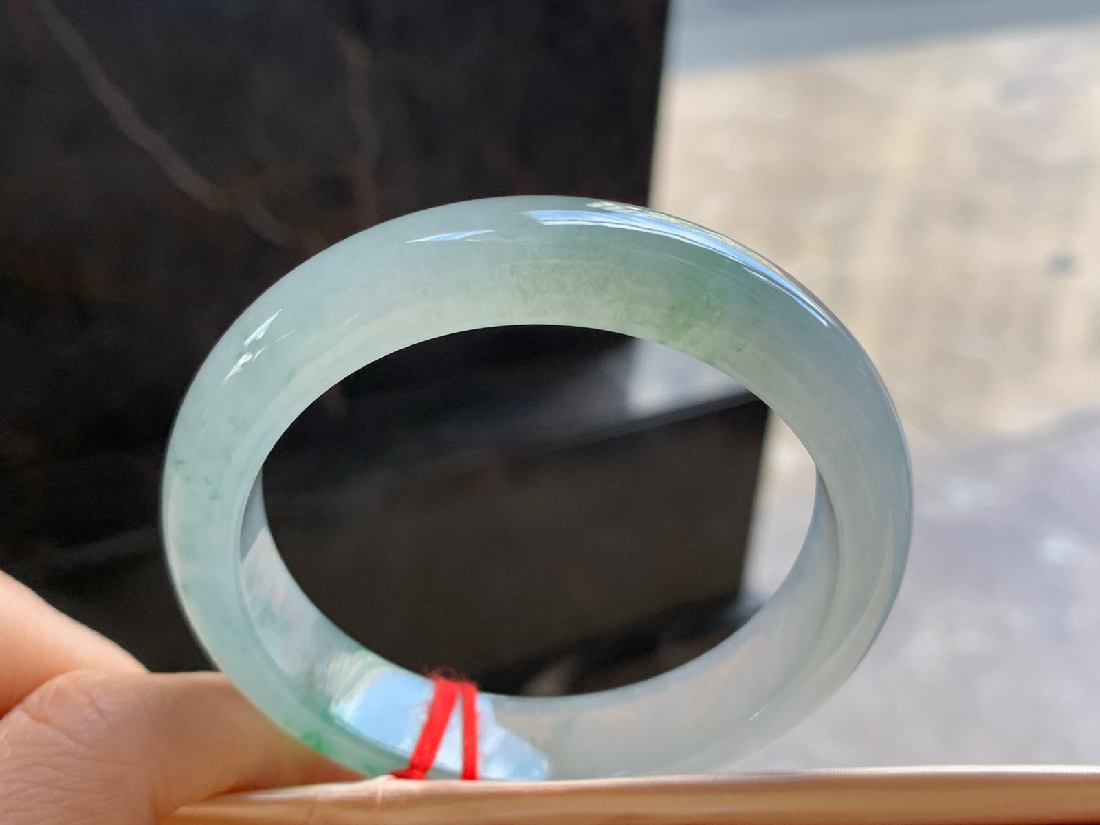 53.5-12.6-8.1

冰飘绿手镯^_^冰透水润