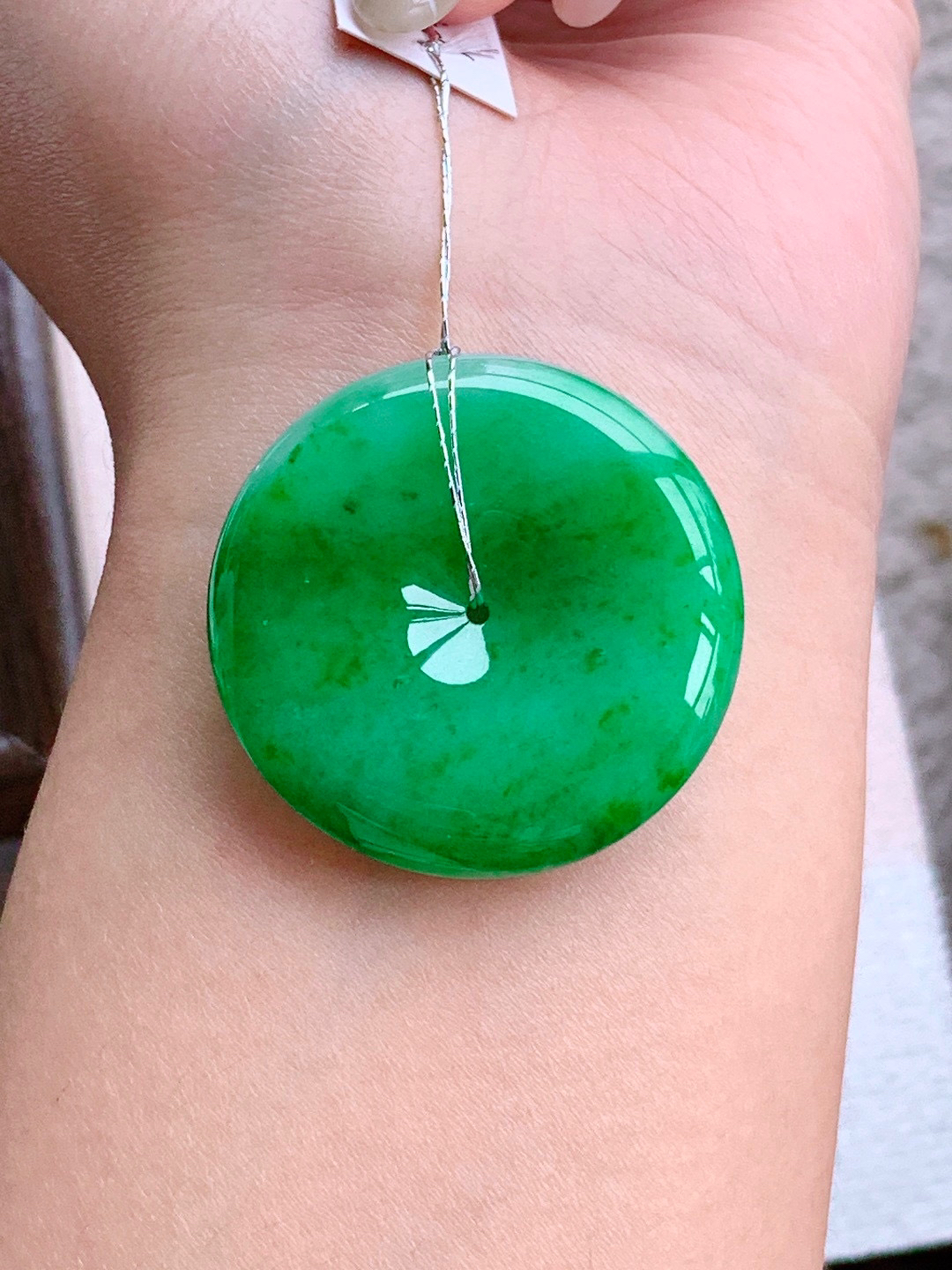 飘绿花大平安扣吊坠
【尺寸】34.3-5.5