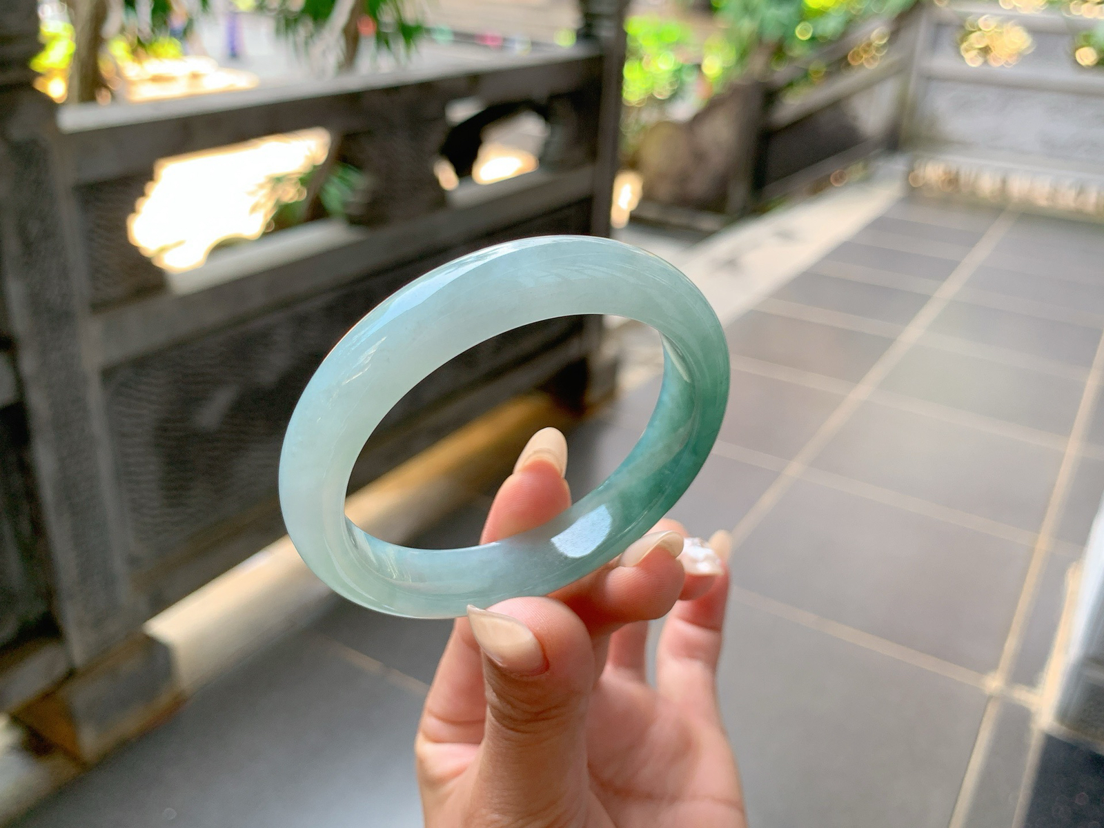 ｜54圈口
半山半水手镯，山水相间，宛如诗画梦境，冰润细腻，