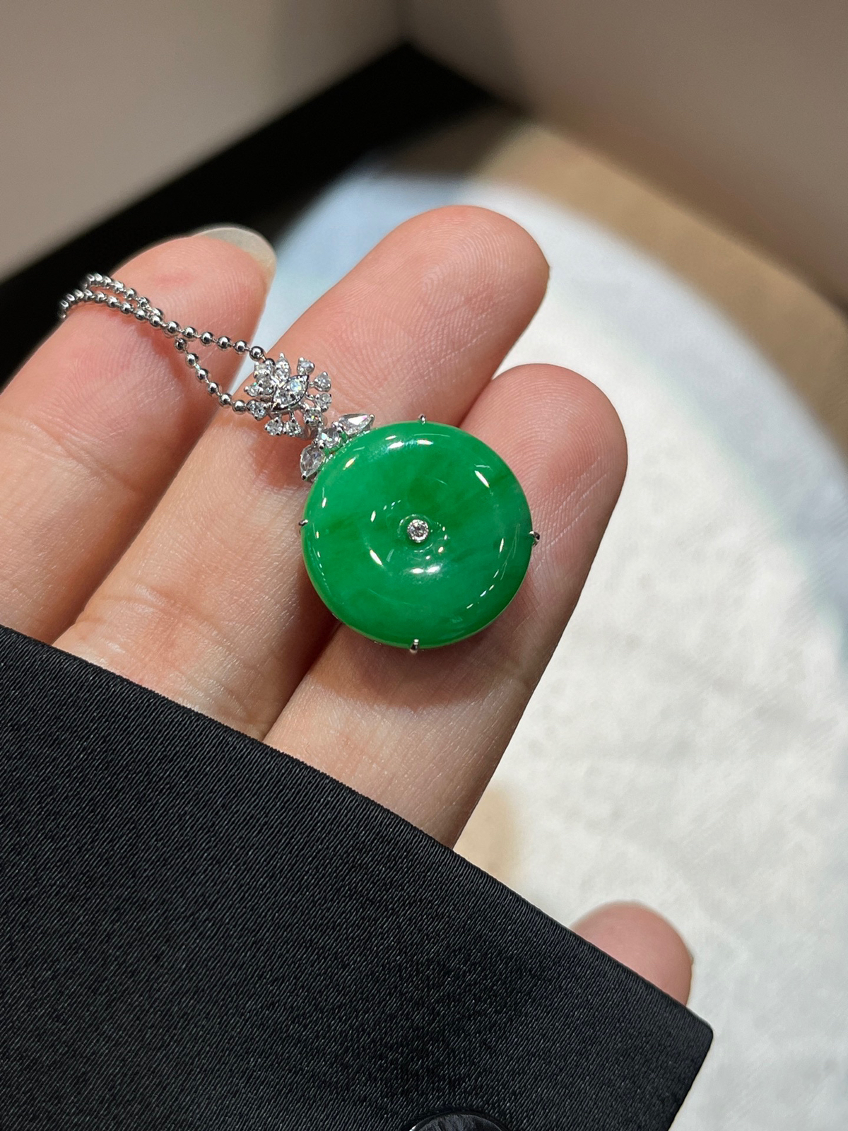 带色平安扣｜一抹春色 一眼心动
-

色泽鲜亮，灵气十足
圆润平安扣，一扣平安，一生顺遂
18