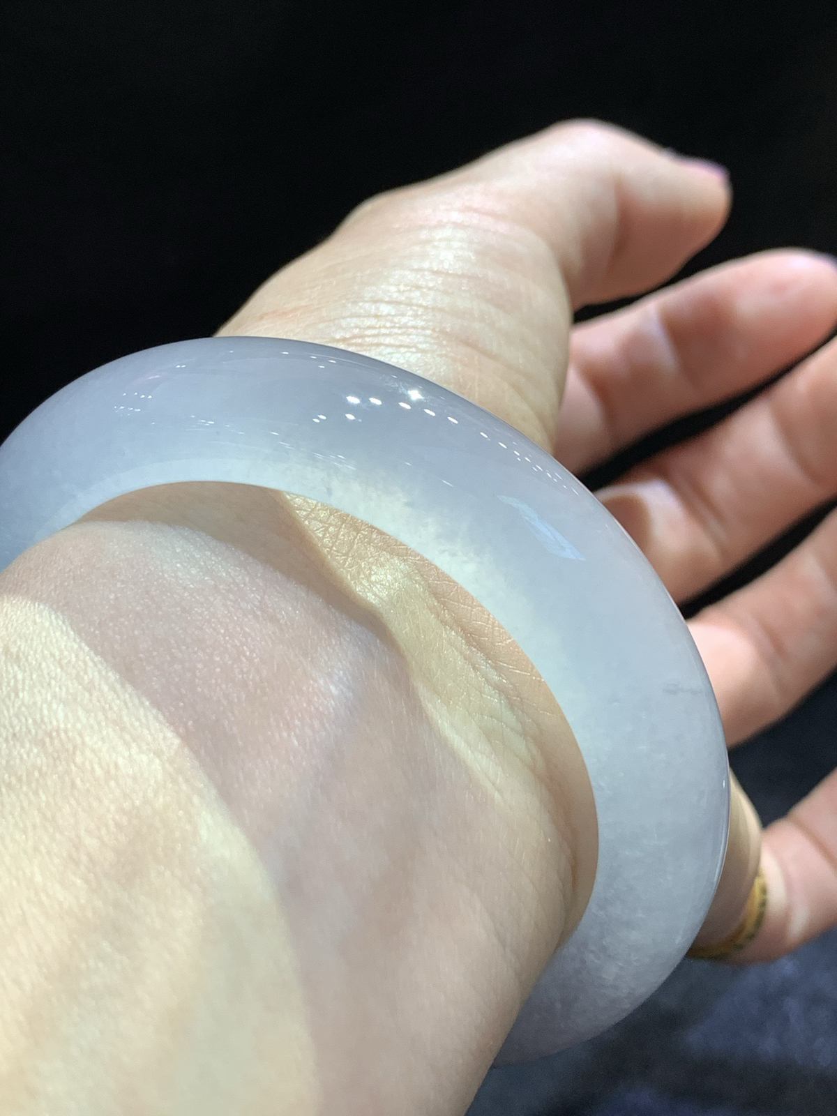 尺寸54.7/12.6/8.9，高冰手镯
冰透水润 种老肉细 起光