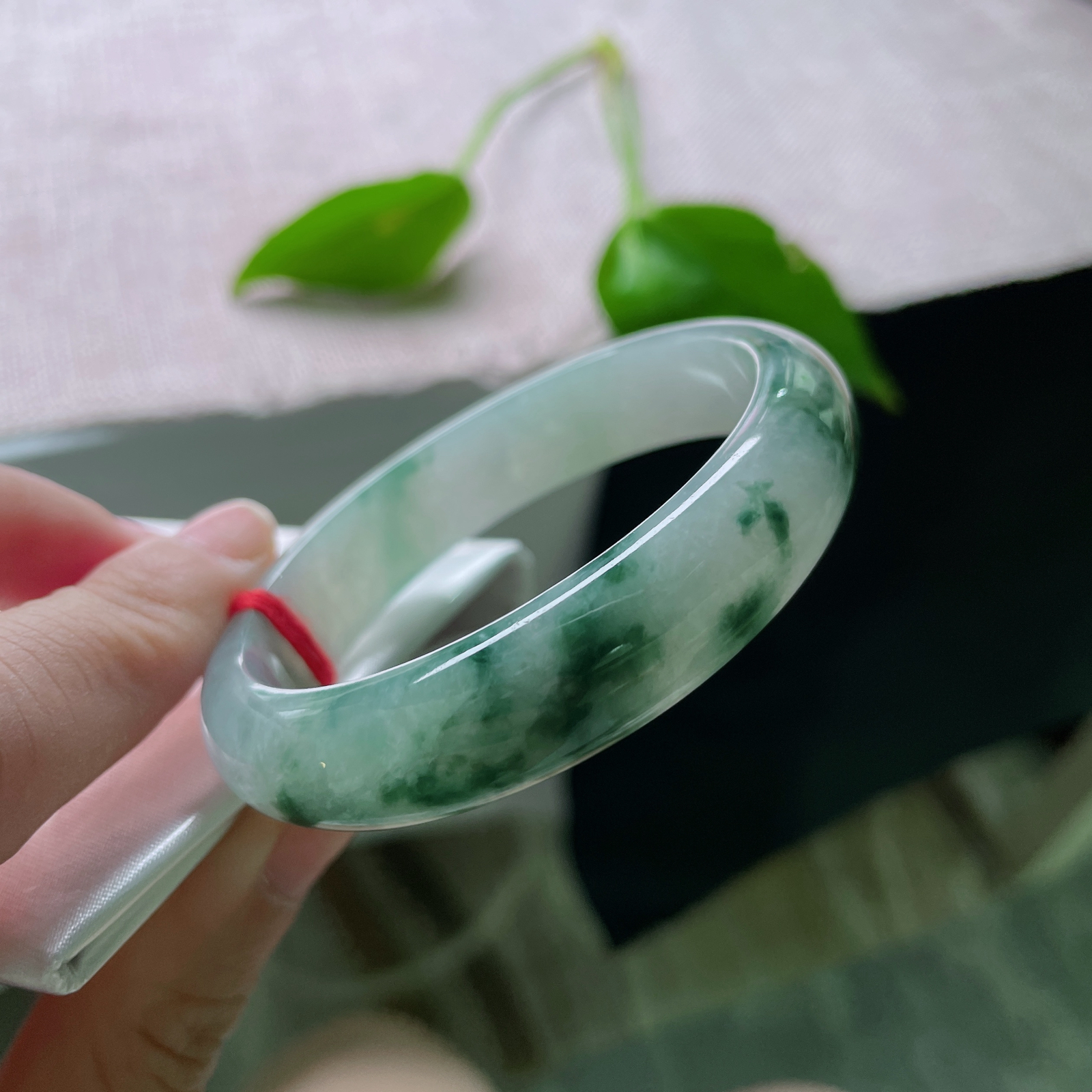 尺寸：52.8（47）/12.2/7.1飘花贵妃，水润细腻，繁花似锦觅安宁，贵气..