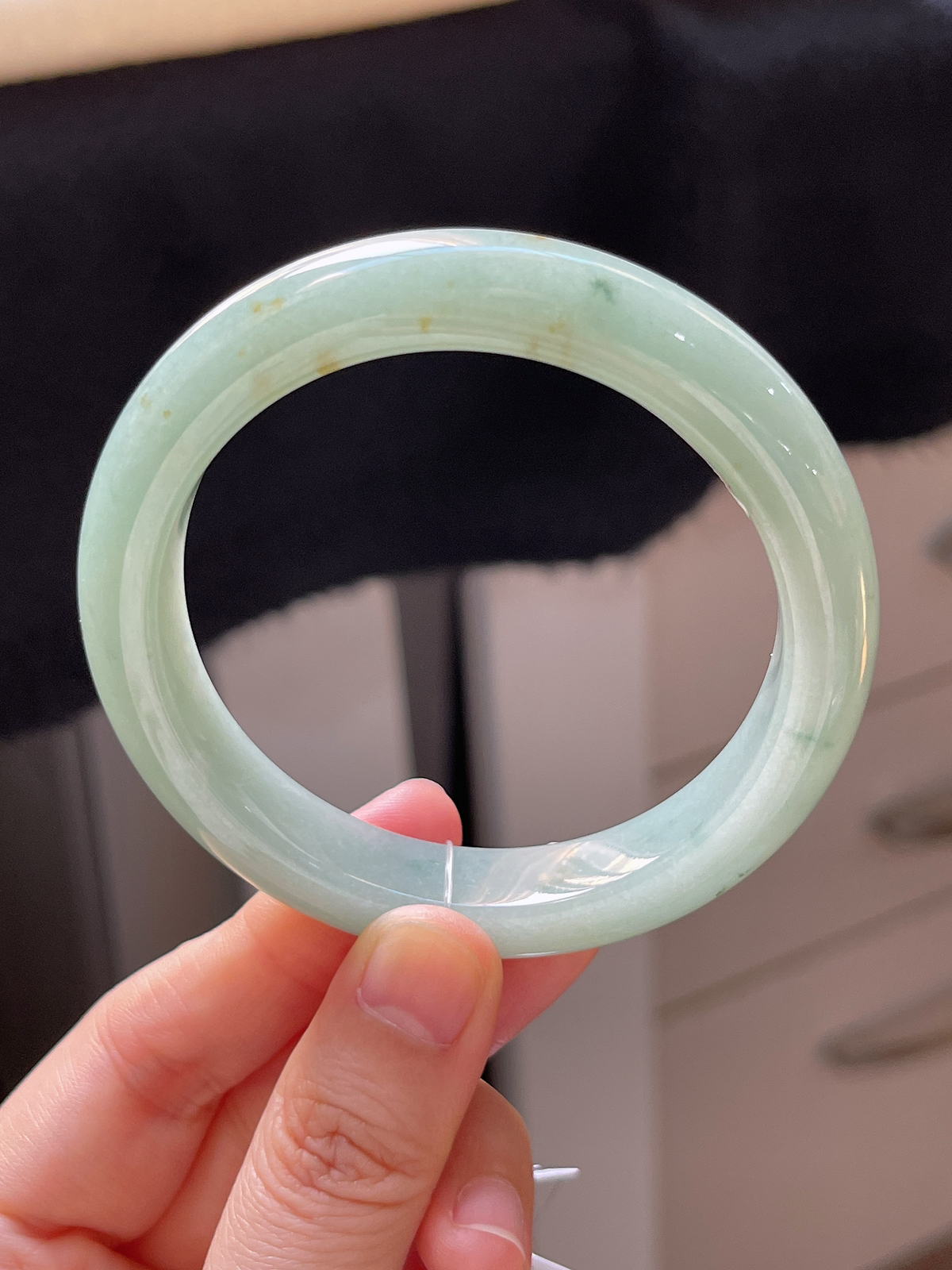 正圈55.1圈口，翡翠糯化种浅绿色手镯