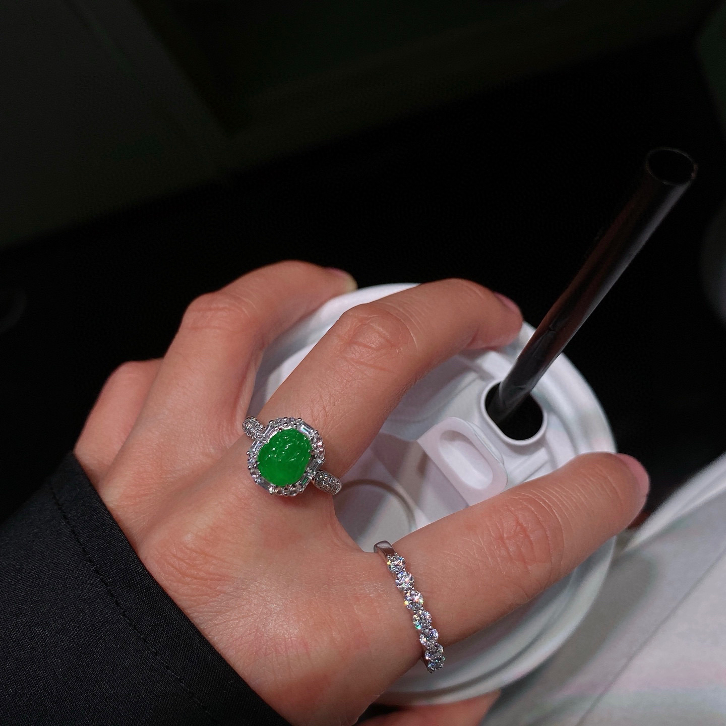 冰阳绿貔貅戒指 
细腻水润，品相饱满，色泽鲜艳
18k金镶嵌，招财，漂亮大气
实物更美～
