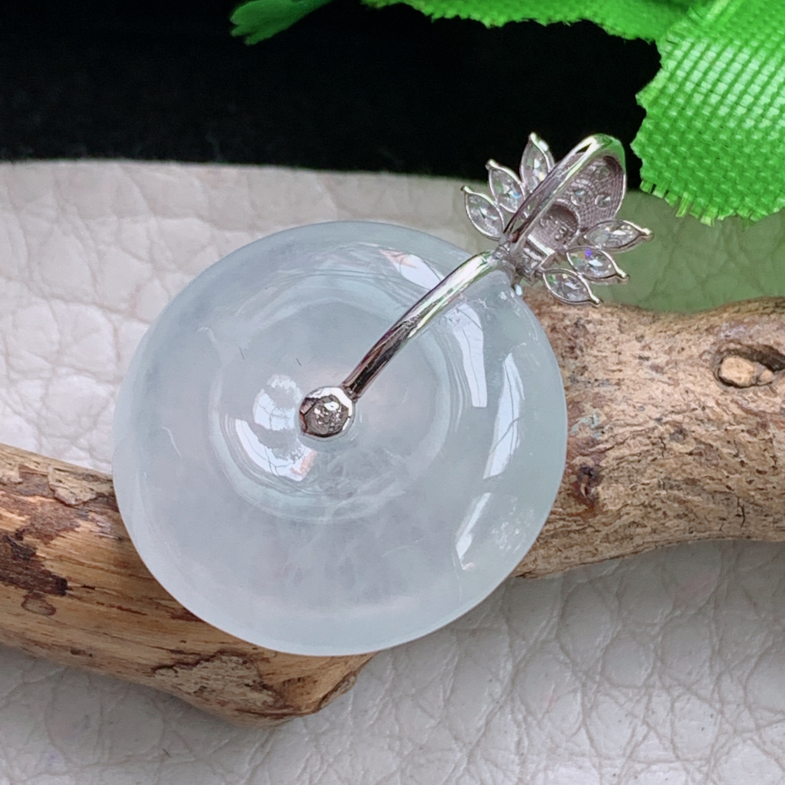 xo实拍29*21*5.8缅甸翡翠a货冰种起光平安扣 玉扣玉挂件 玉坠