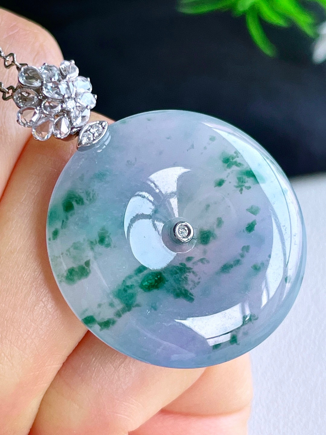 冰紫罗兰飘花平安扣吊坠  
18k金镶嵌
整体40/裸石29.5-5.7