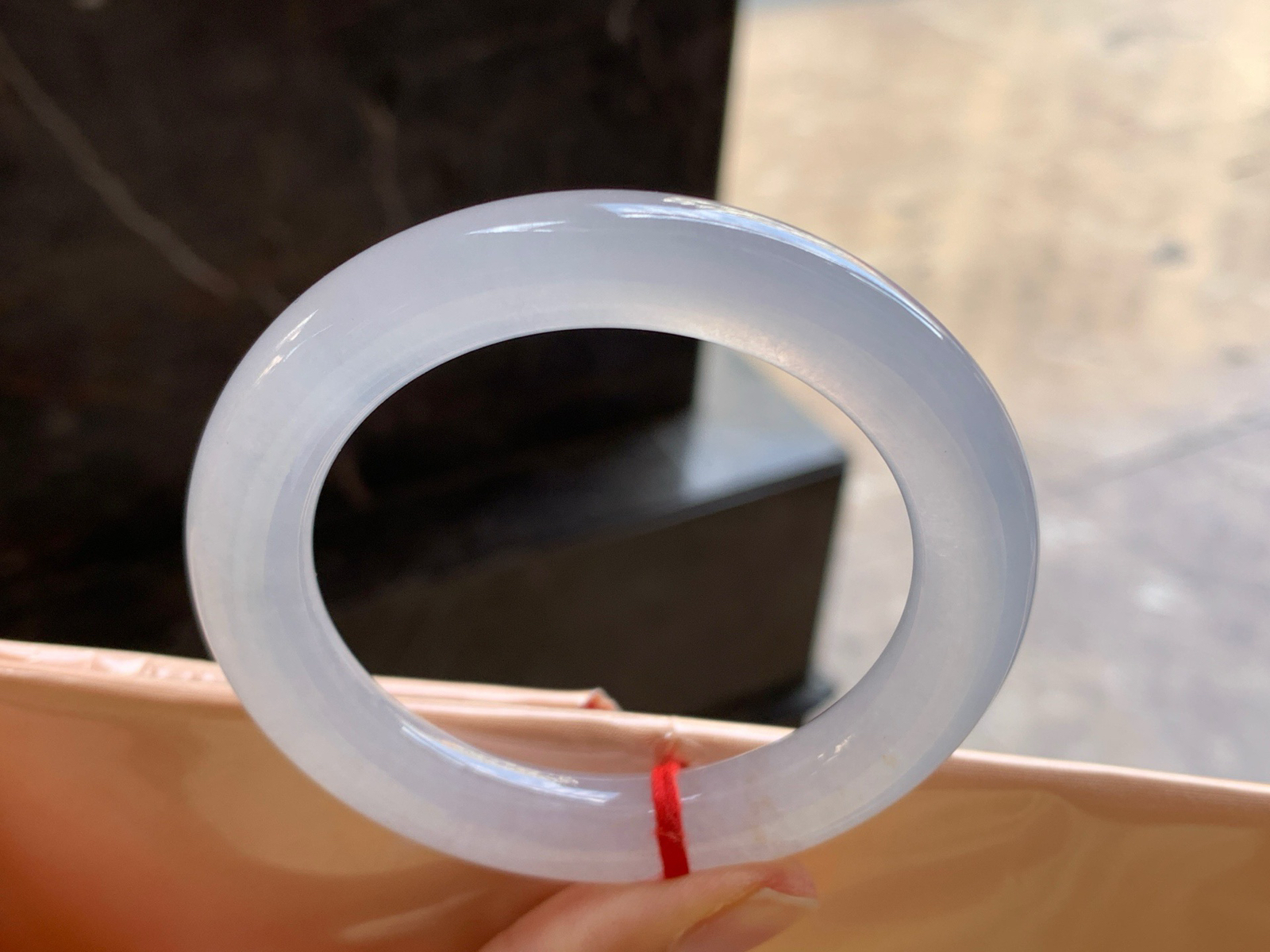 52-10.3

冰紫圆条手镯^_^透亮