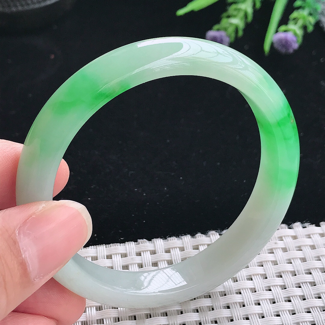 实拍A货翡翠56.5/11.9/7.8老坑冰润起胶飘阳绿手镯玉镯手环