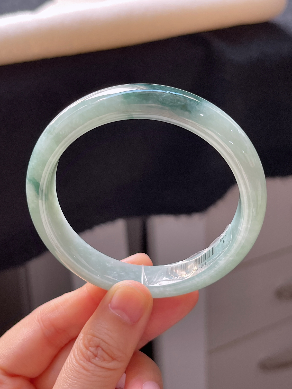 正圈56.7圈口，翡翠糯化种绿色手镯