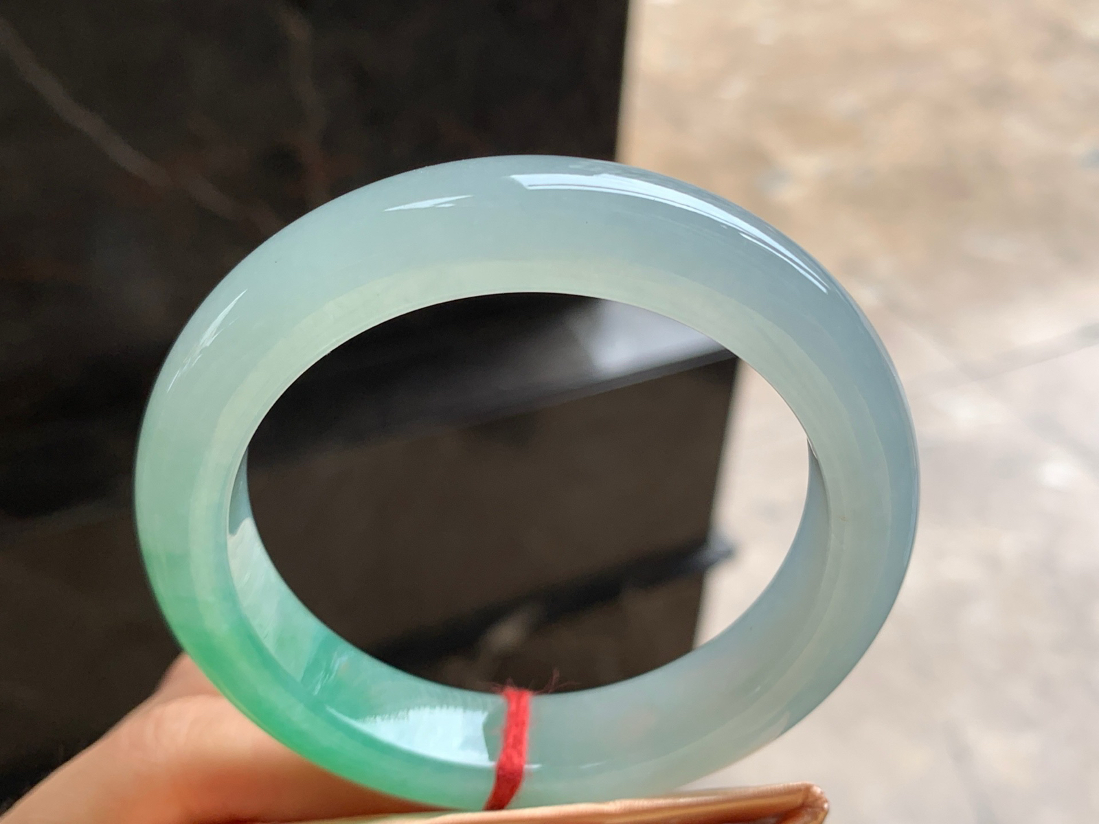 55.5-12.3-9.2

阳绿色手镯^_^色阳