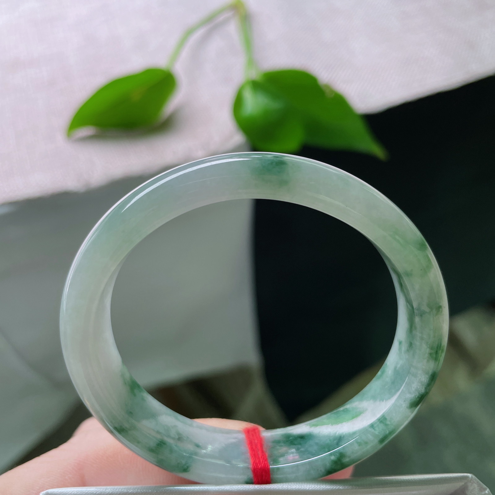 尺寸：52.8（47）/12.2/7.1飘花贵妃，水润细腻，繁花似锦觅安宁，贵气..