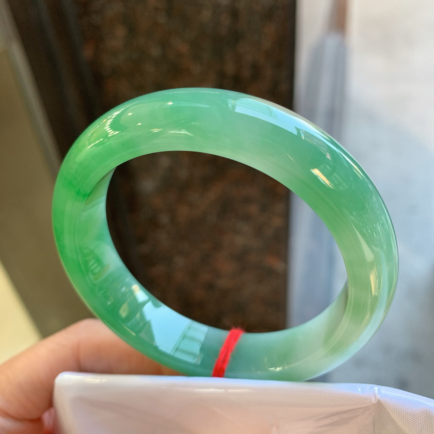 正圈飘绿 无瑕 尺寸：53.8/12.9/8.6 细腻