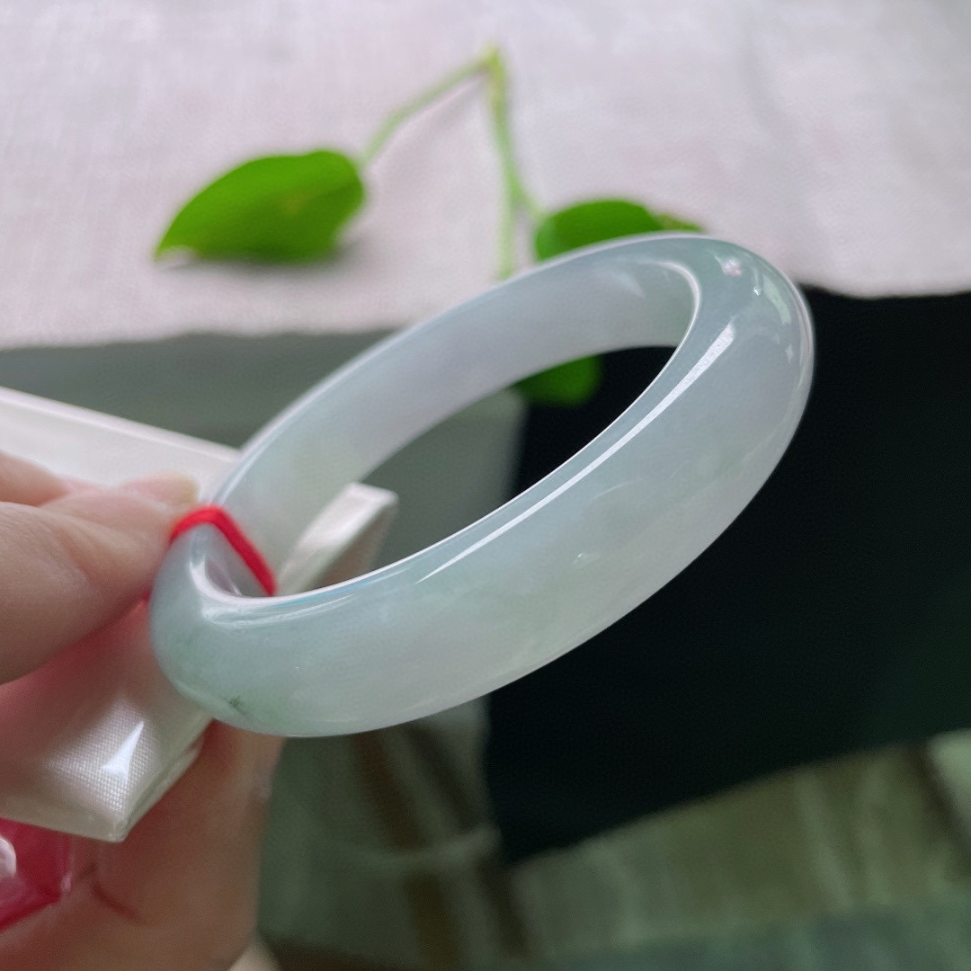 56.7/12.6/7.5。飘花手镯，有棉线