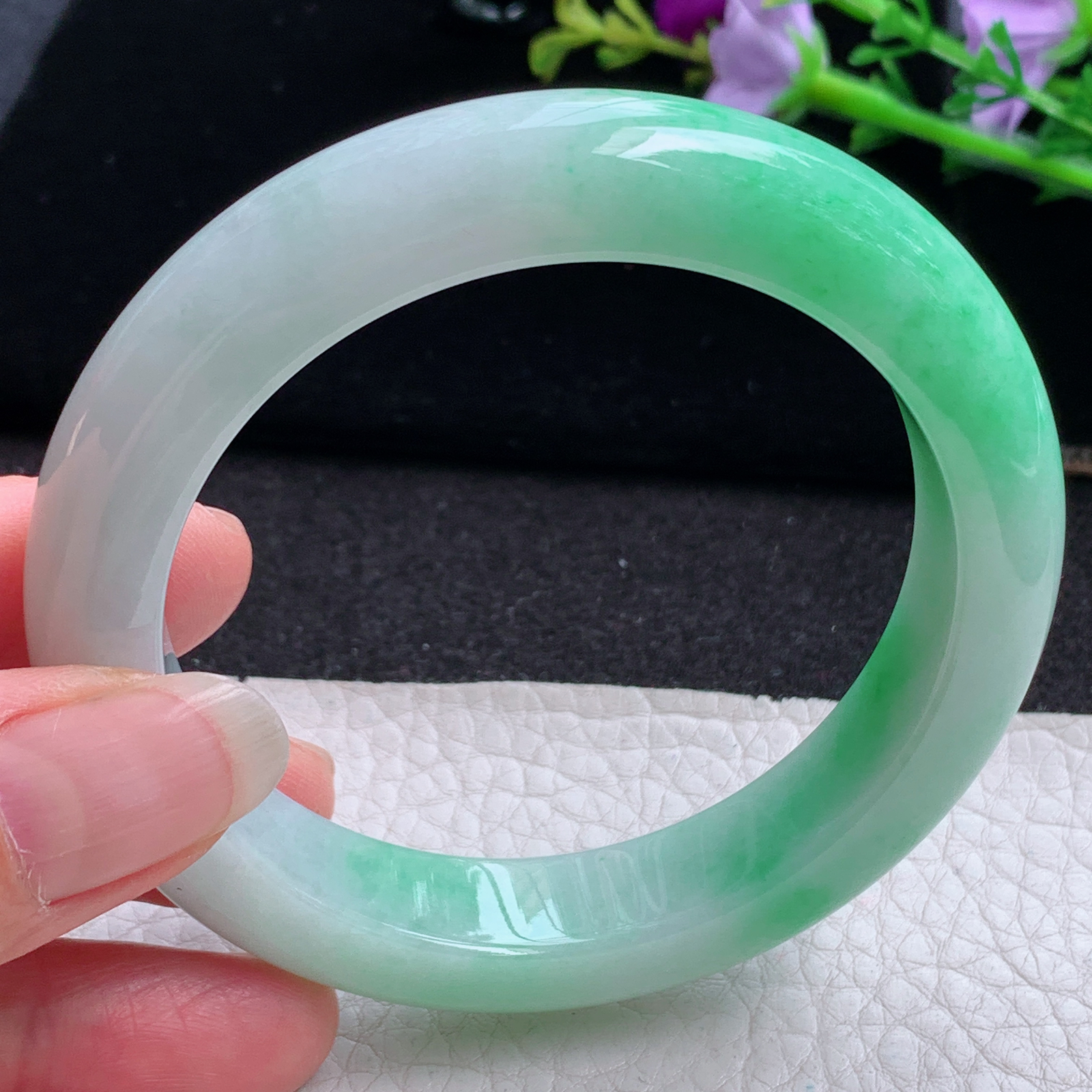 xc实拍57.5*12.6*9.5白底青镯 天然缅甸翡翠A货玉手镯飘绿正圈玉手环