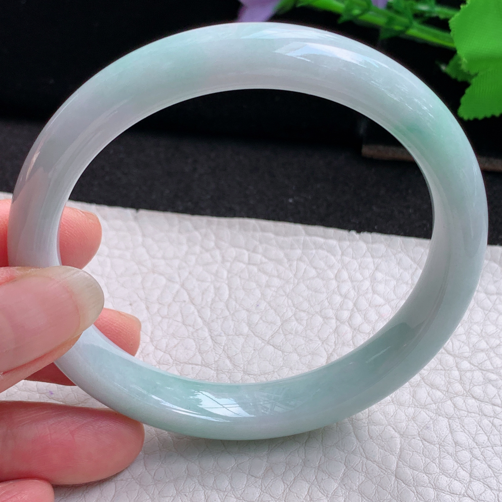 js大圈口61.5*11.5*8.3平安镯 天然翡翠A货玉手镯精美浅绿清新正圈玉手环