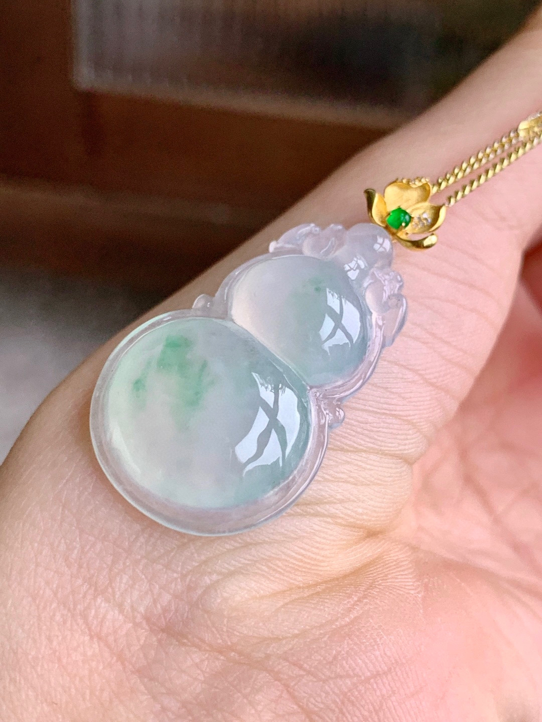 【镶嵌】冰飘花葫芦大葫芦吊坠  
【说明】缅料 18k金镶嵌 性价比高  
【整体】38.8
【裸石】31.7-20-5.7