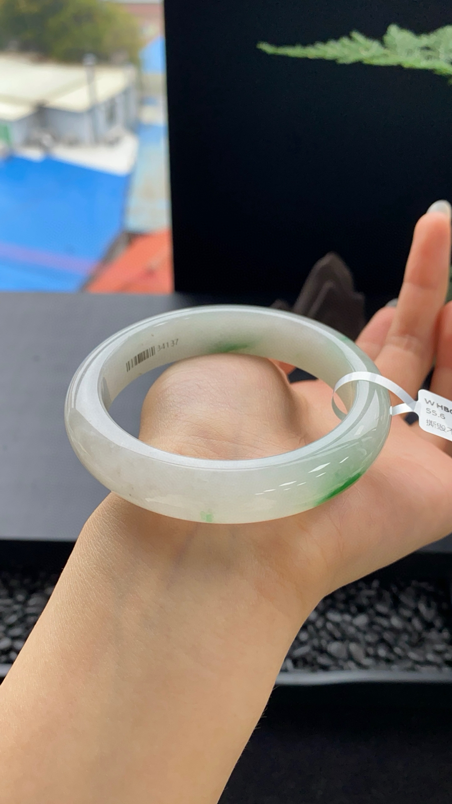 【飘花手镯、绿花】
尺寸：55.6*13*8.5