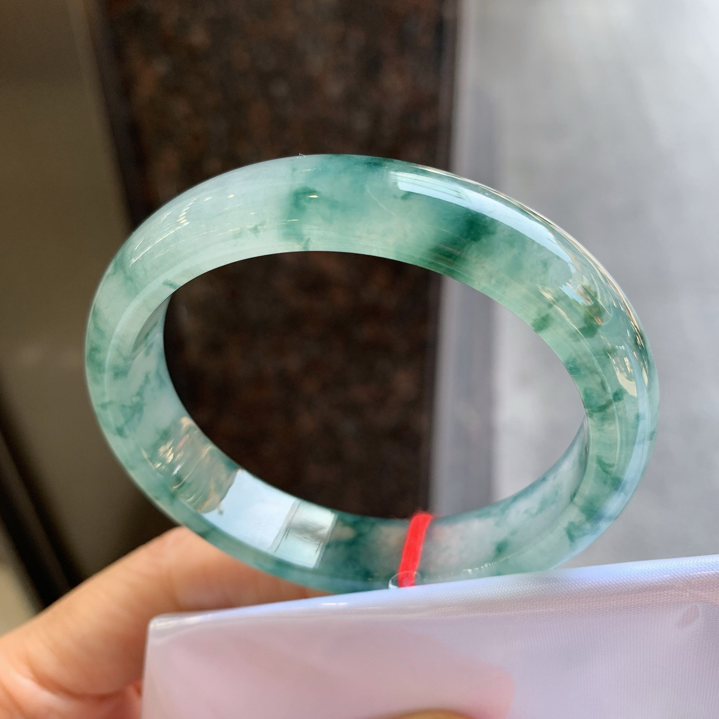 贵妃冰飘花 无瑕 尺寸：56.2/50/12.3/7.6  冰润