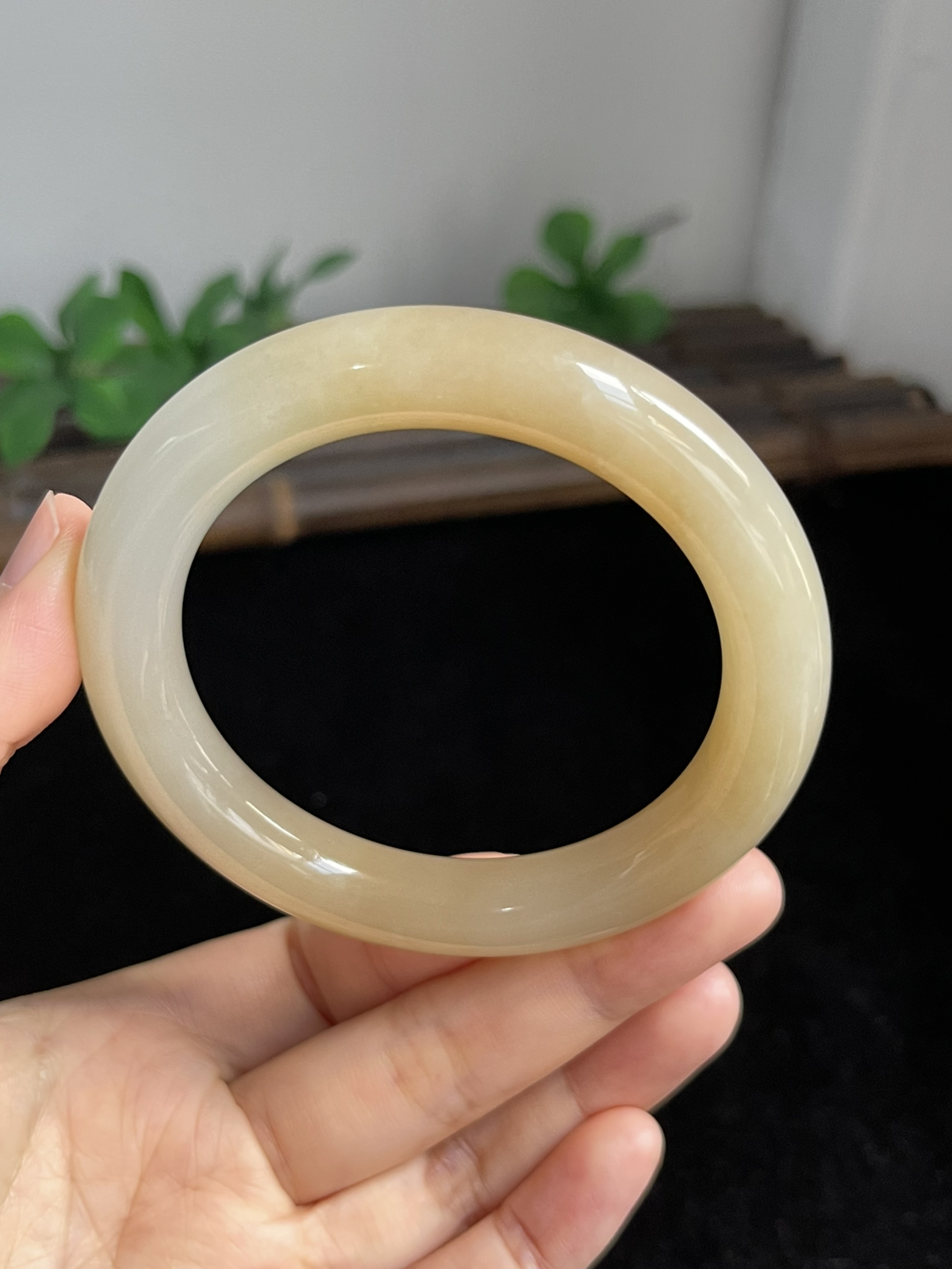 圆镯55圈口，和田玉手镯