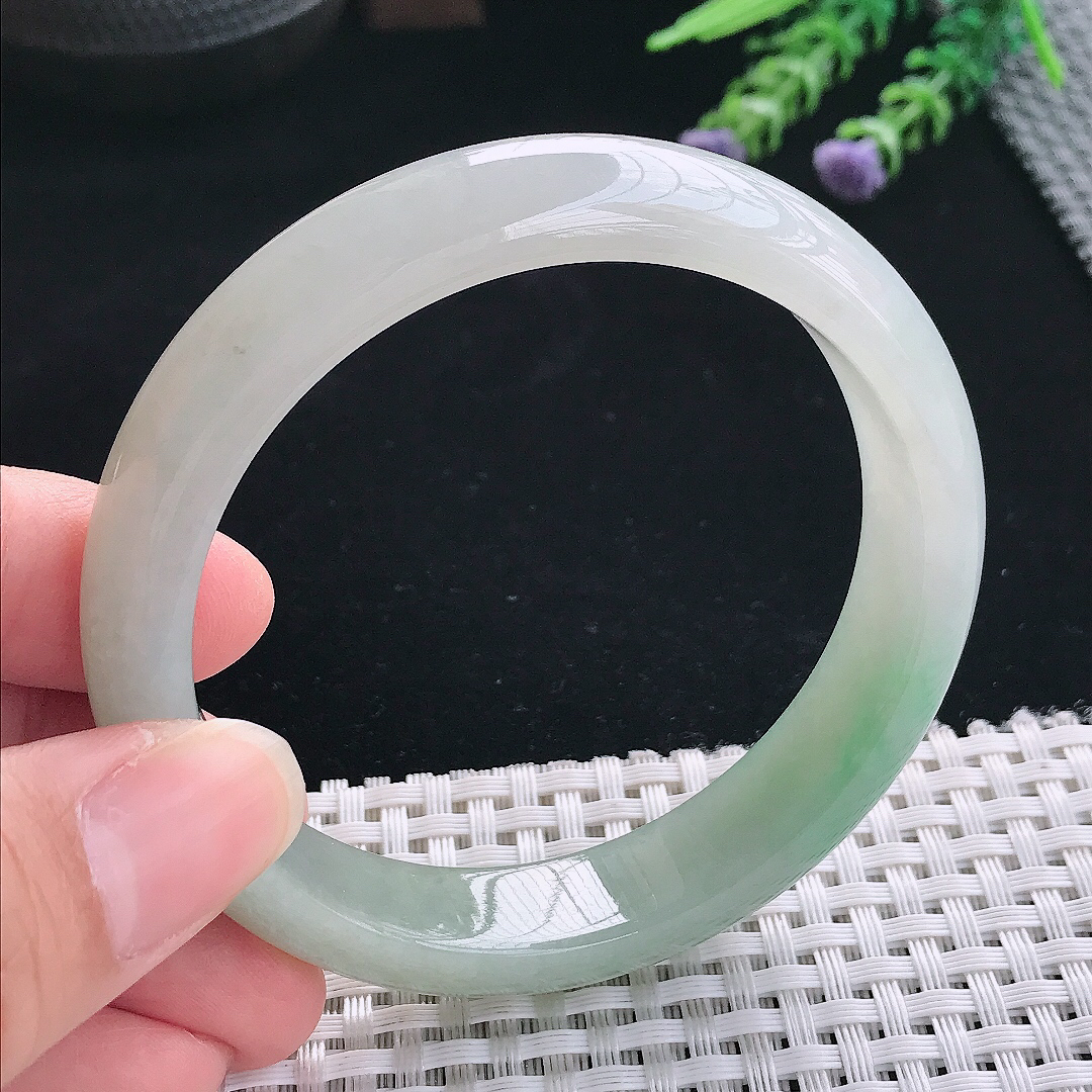 实拍A货翡翠58.5/13.3/8老坑冰润飘绿手镯玉镯手环
