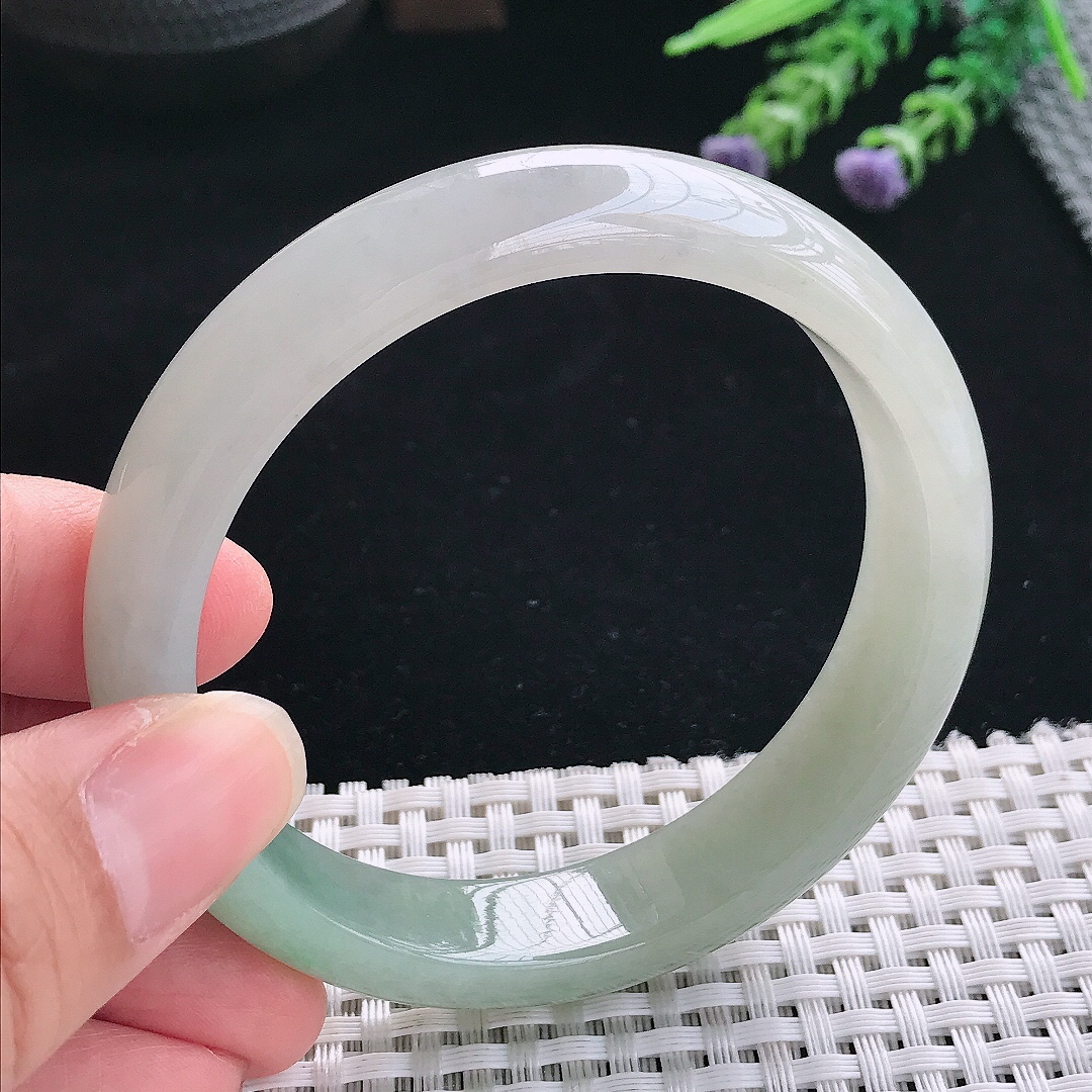 实拍A货翡翠58.5/13.3/8老坑冰润飘绿手镯玉镯手环