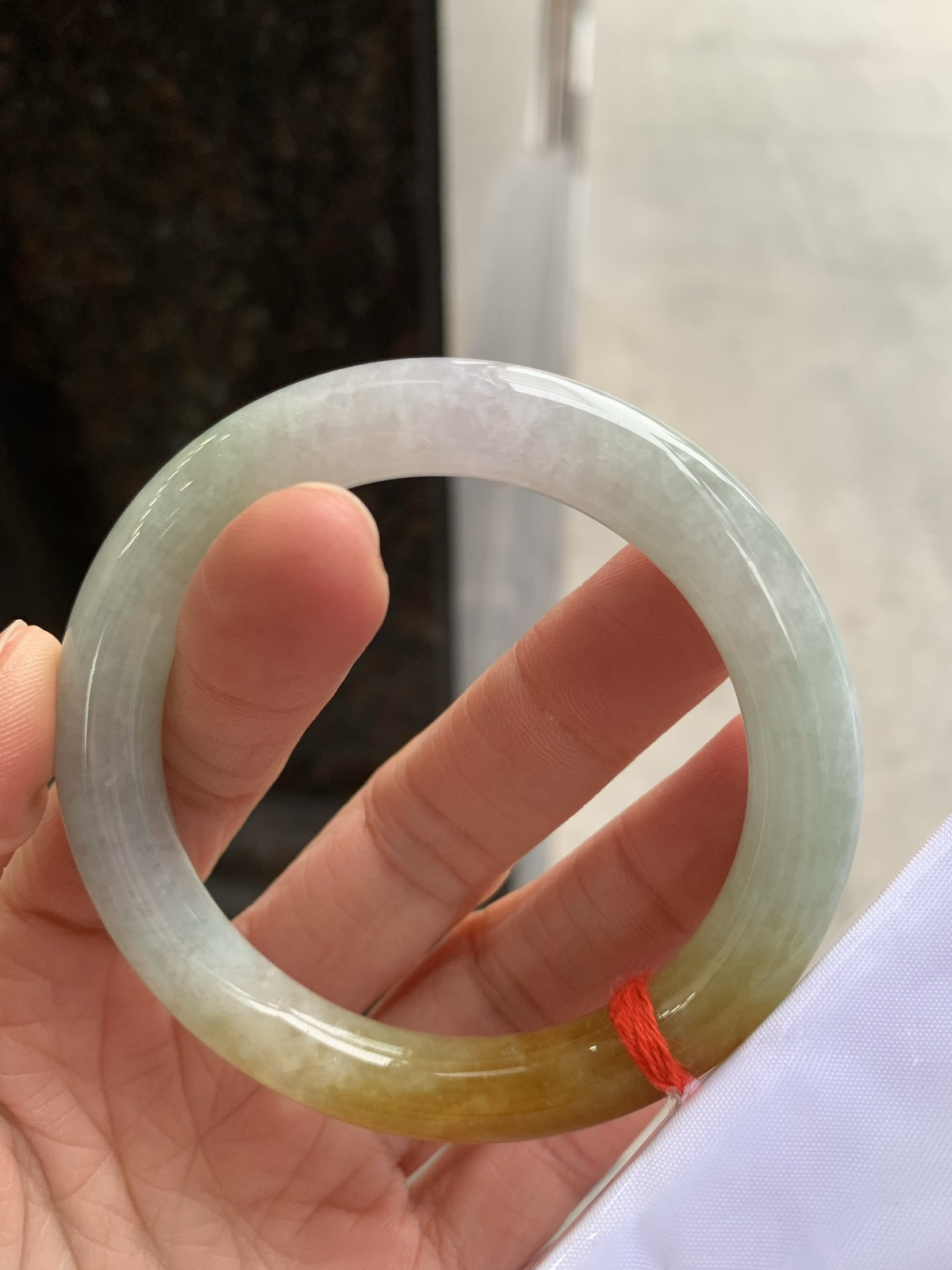 圆条黄翡 无瑕 尺寸：56.3/10  色好